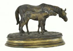 20th CENTURY CAST BRONZE FIGURE OF HORSE AND FOAL