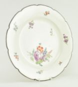 18th CENTURY PORCELAIN CHARGER PLATE WITH FLORAL DECORATION