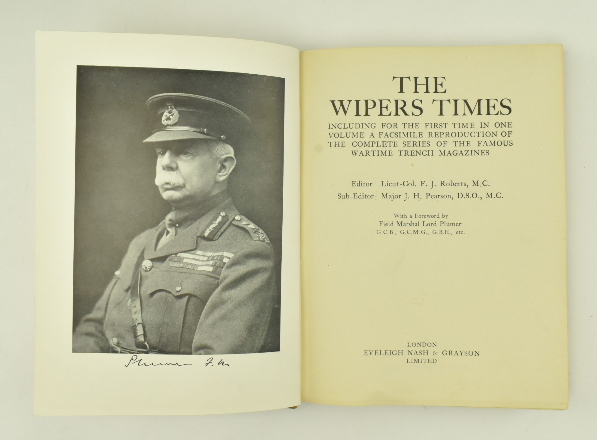 WW1 INTEREST. COLLECTION OF ILLUSTRATED BOOKS & MAGAZINES - Image 9 of 9