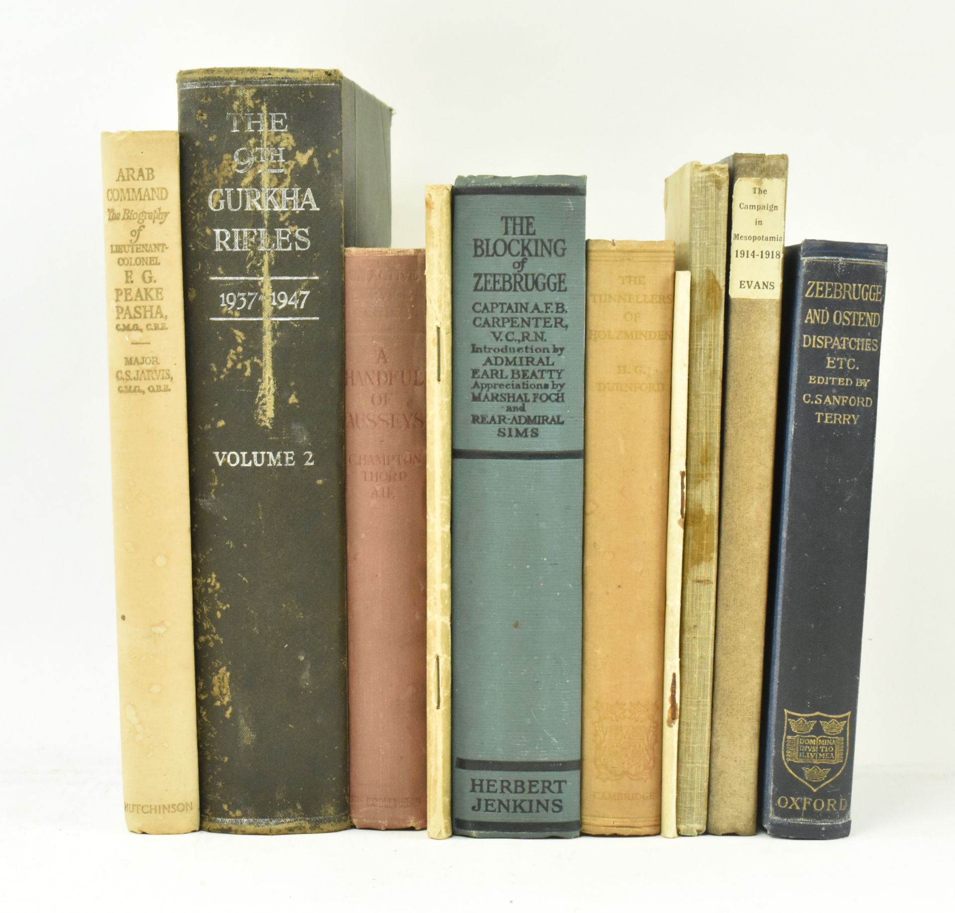 MILITARY INTEREST. COLLECTION OF BOOKS ON WORLD WARS