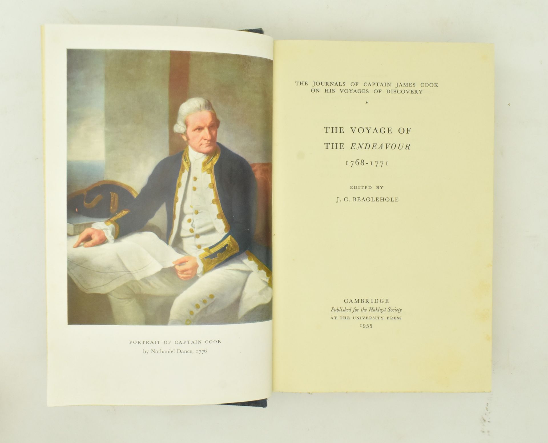 1955 THE JOURNALS OF CAPTAIN JAMES COOK ED. J. C. BEAGLEHOLE - Bild 4 aus 8