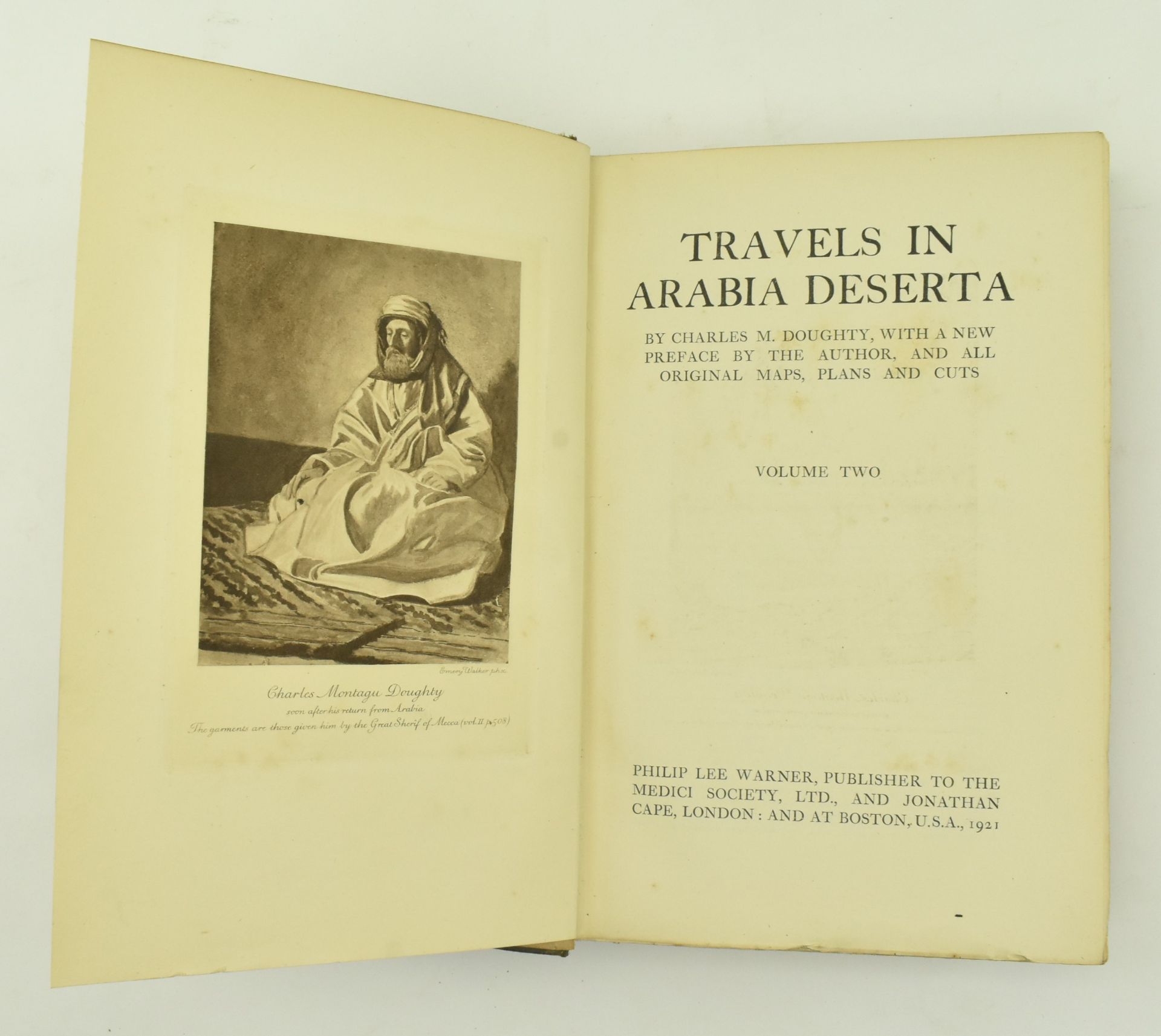 TRAVEL & EXPLORATION. 1921 TRAVELS IN ARABIA DESERTA - Bild 6 aus 8
