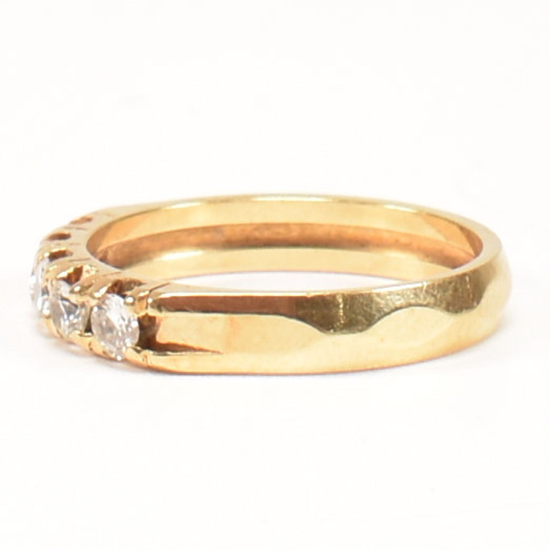 18CT GOLD & DIAMOND FIVE STONE RING - Image 2 of 9