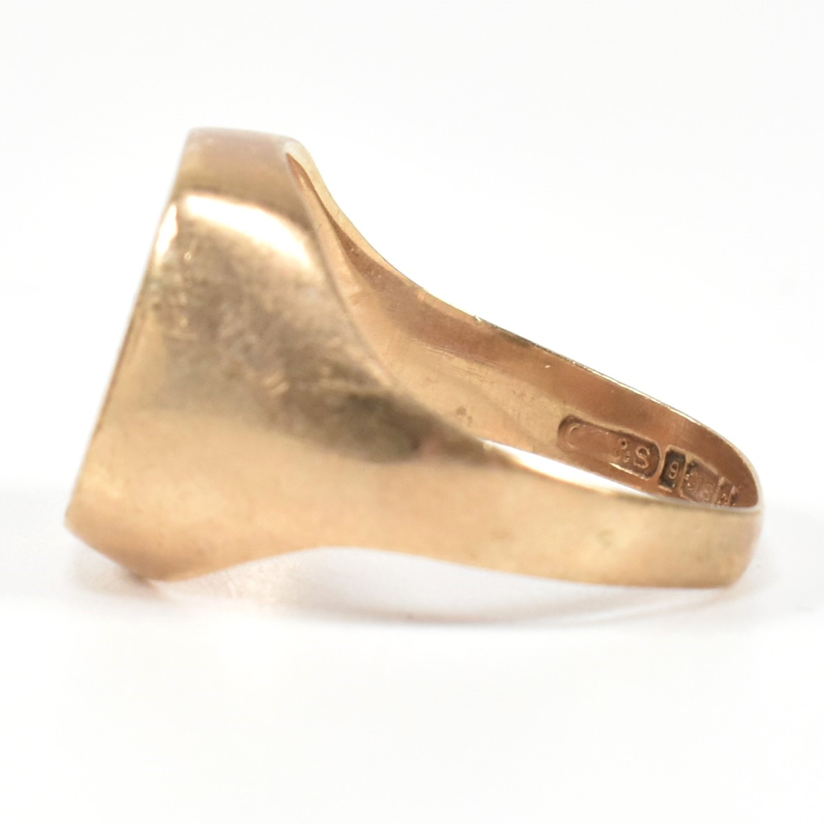 HALLMARKED 9CT GOLD ENGRAVED SIGNET RING - Image 3 of 9