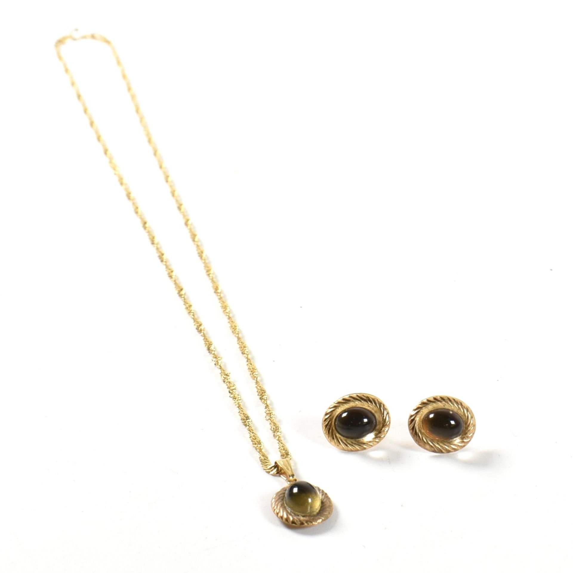 9CT GOLD & PASTE PENDANT NECKLACE & EARRING SET - Image 2 of 6