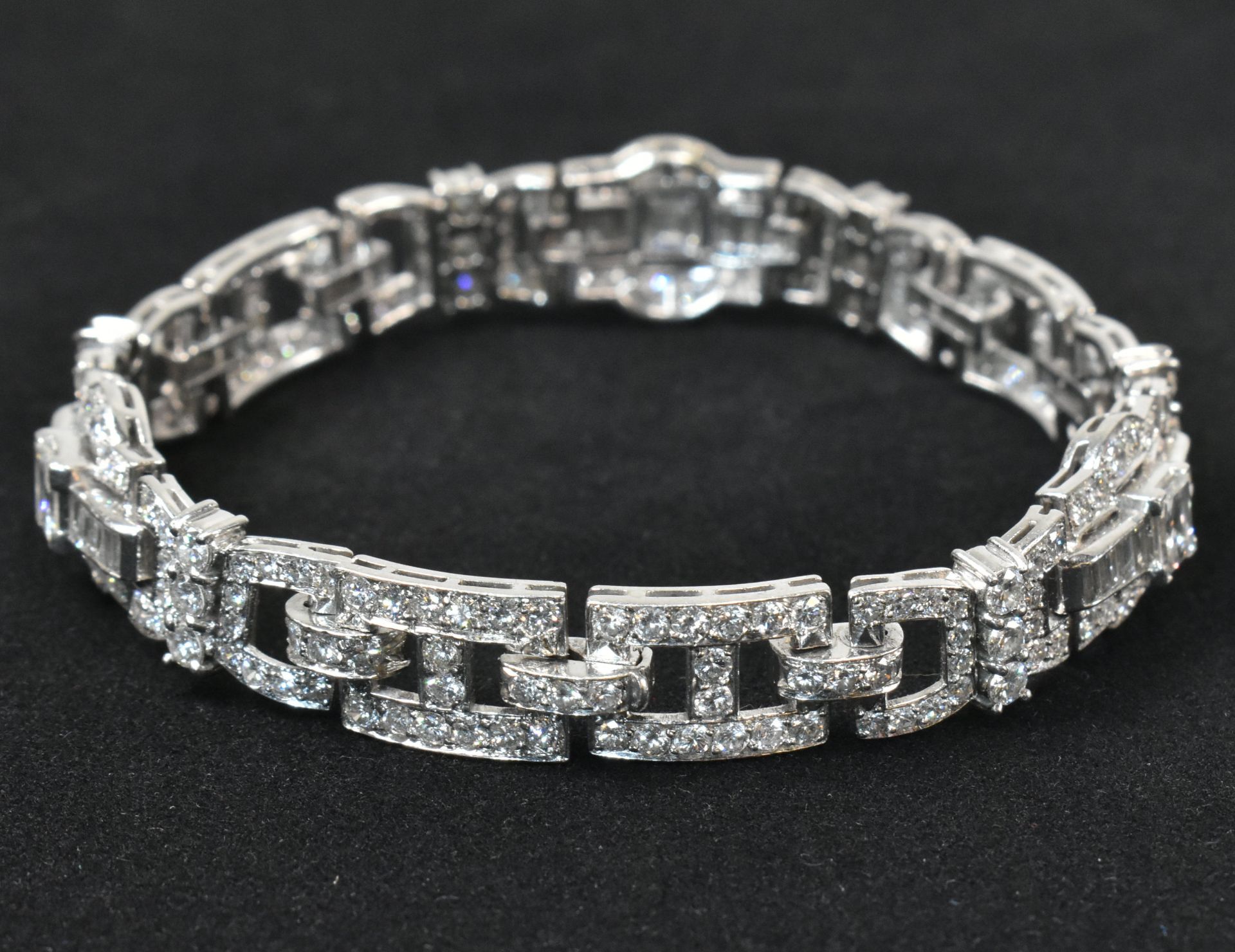 CASED ART DECO PLATINUM & DIAMOND BRACELET EST 8CTS - Bild 4 aus 10