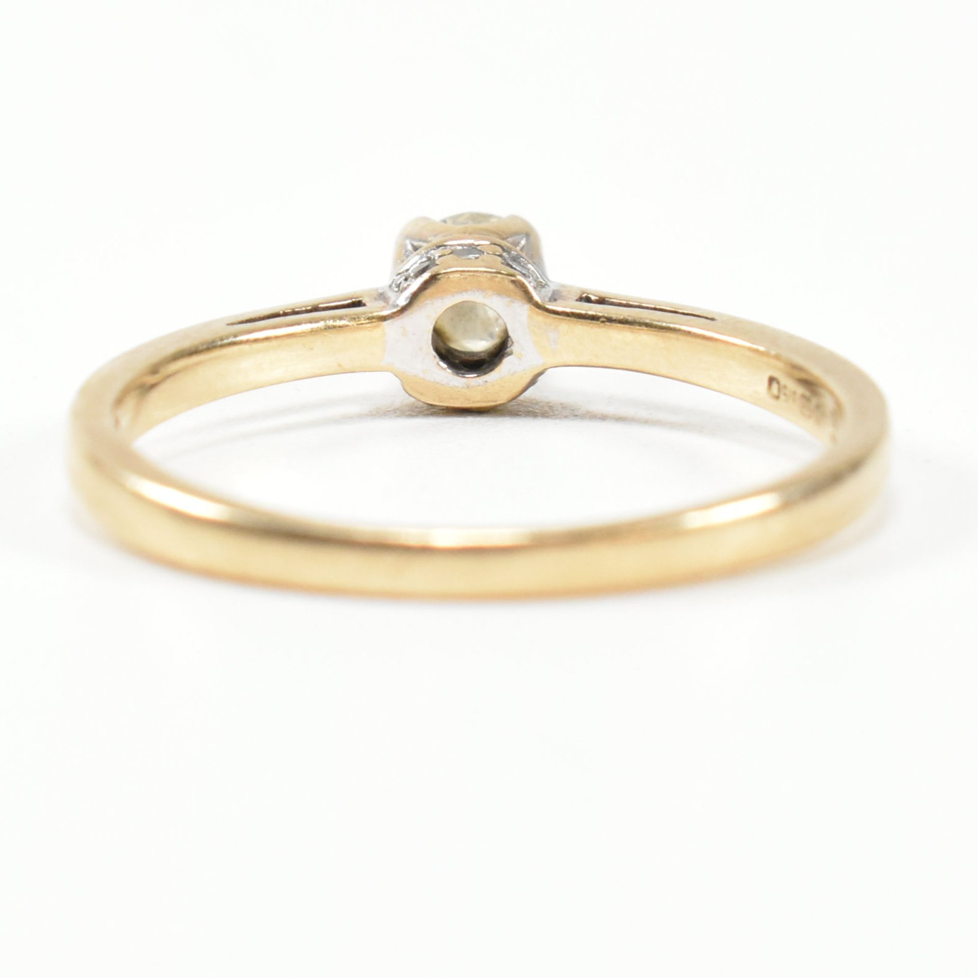 HALLMARKED 9CT GOLD & DIAMOND SOLITAIRE RING - Image 2 of 9