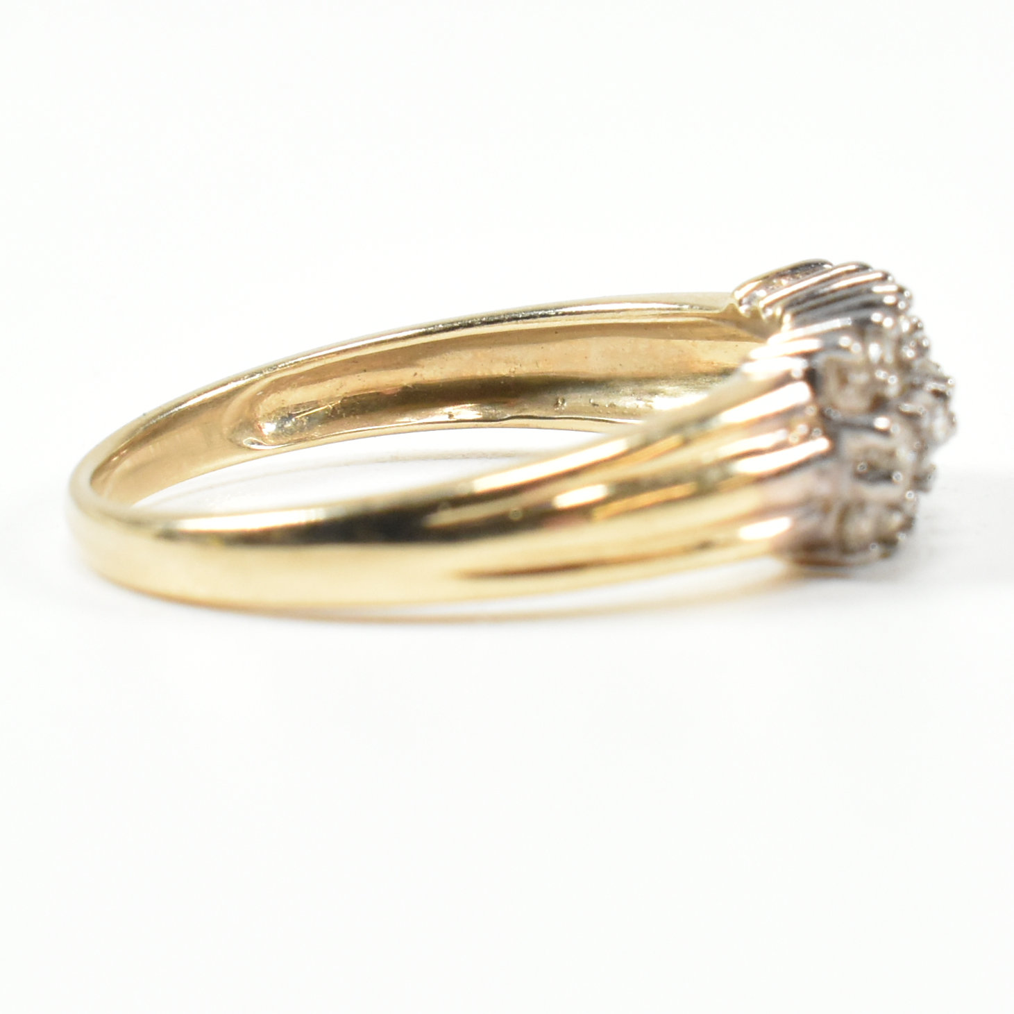 9CT GOLD & DIAMOND CLUSTER RING - Image 6 of 9