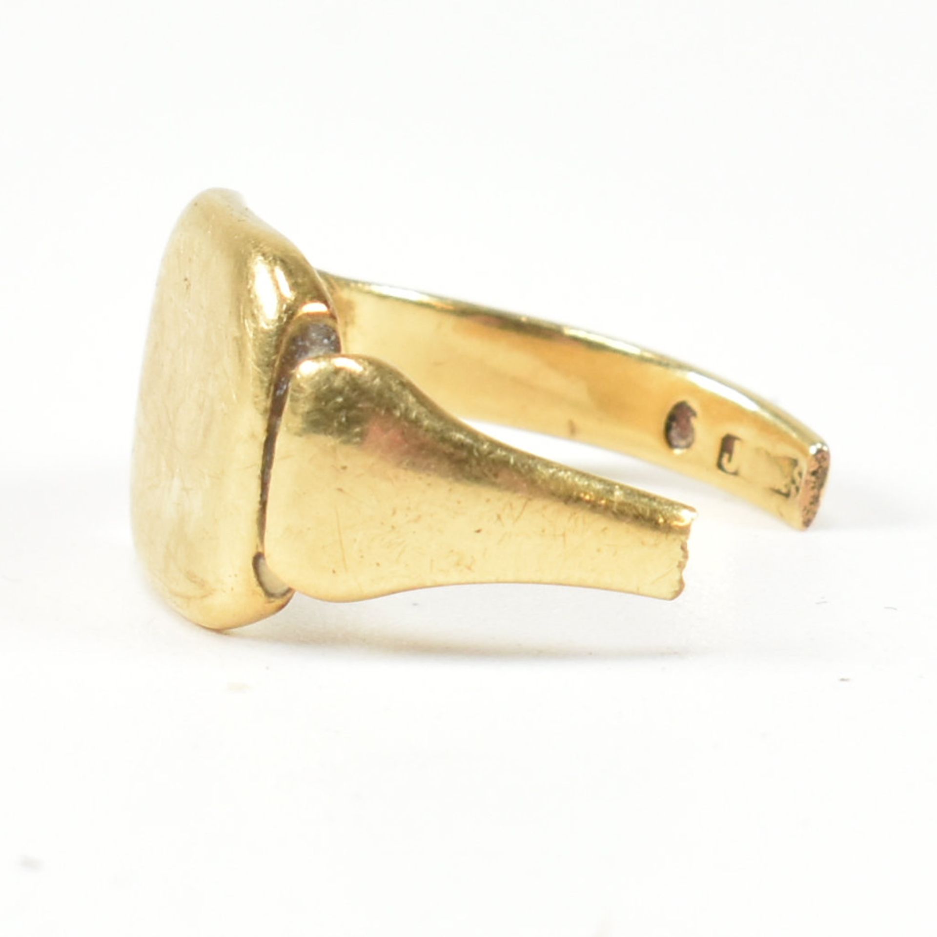 GOLD SIGNET RING FRAGMENT - Image 3 of 5