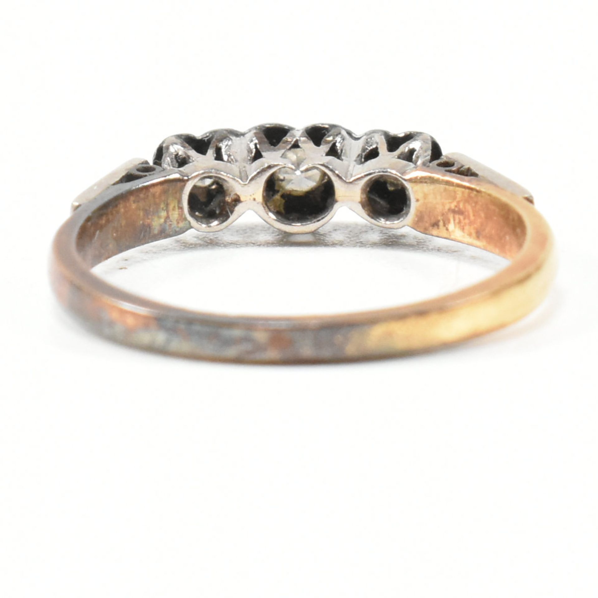 18CT GOLD & PLATINUM DIAMOND TRIPLE HEART RING - Image 4 of 7