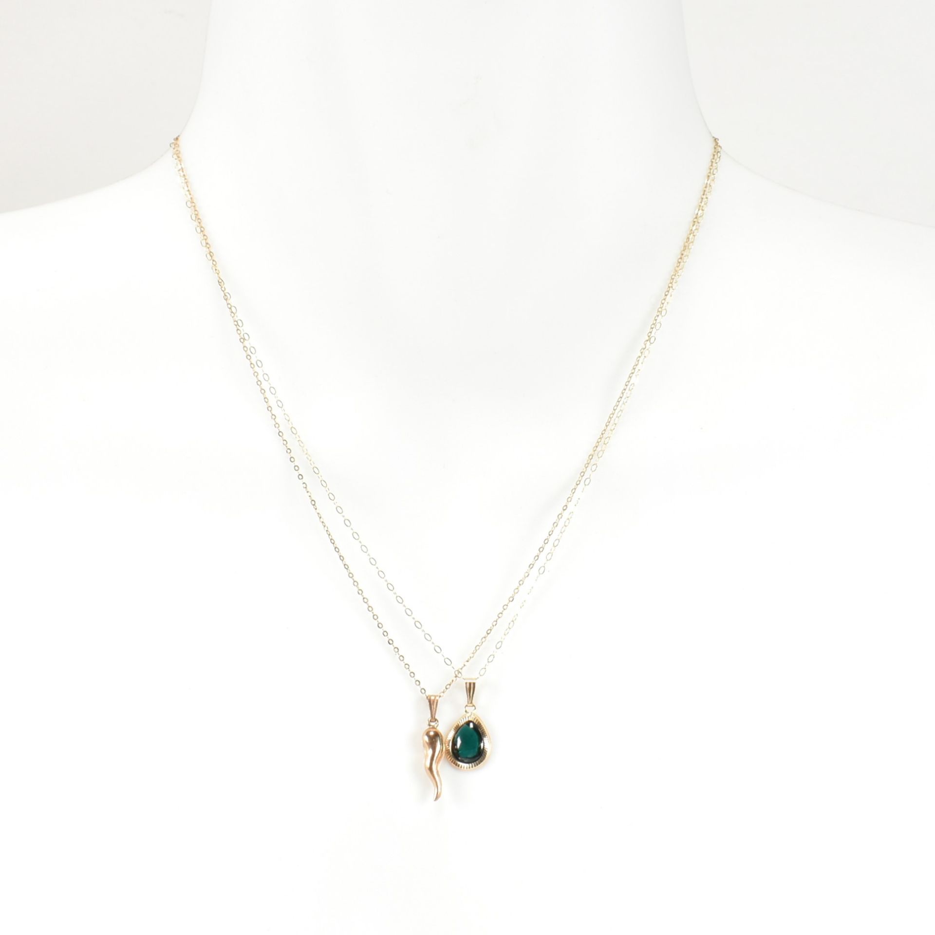 9CT GOLD & GREEN STONE NECKLACE & EARRING SUITE & HALLMARKED 9CT GOLD HORN OF PLENTY NECKLACE - Image 9 of 9