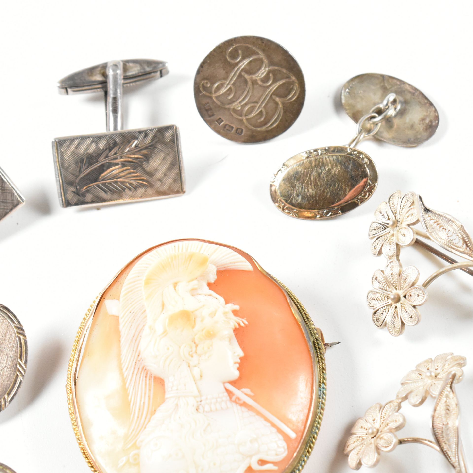 COLLECTION OF SILVER JEWELLERY INCLUDING CAMEO BROOCH PIN - Bild 5 aus 7