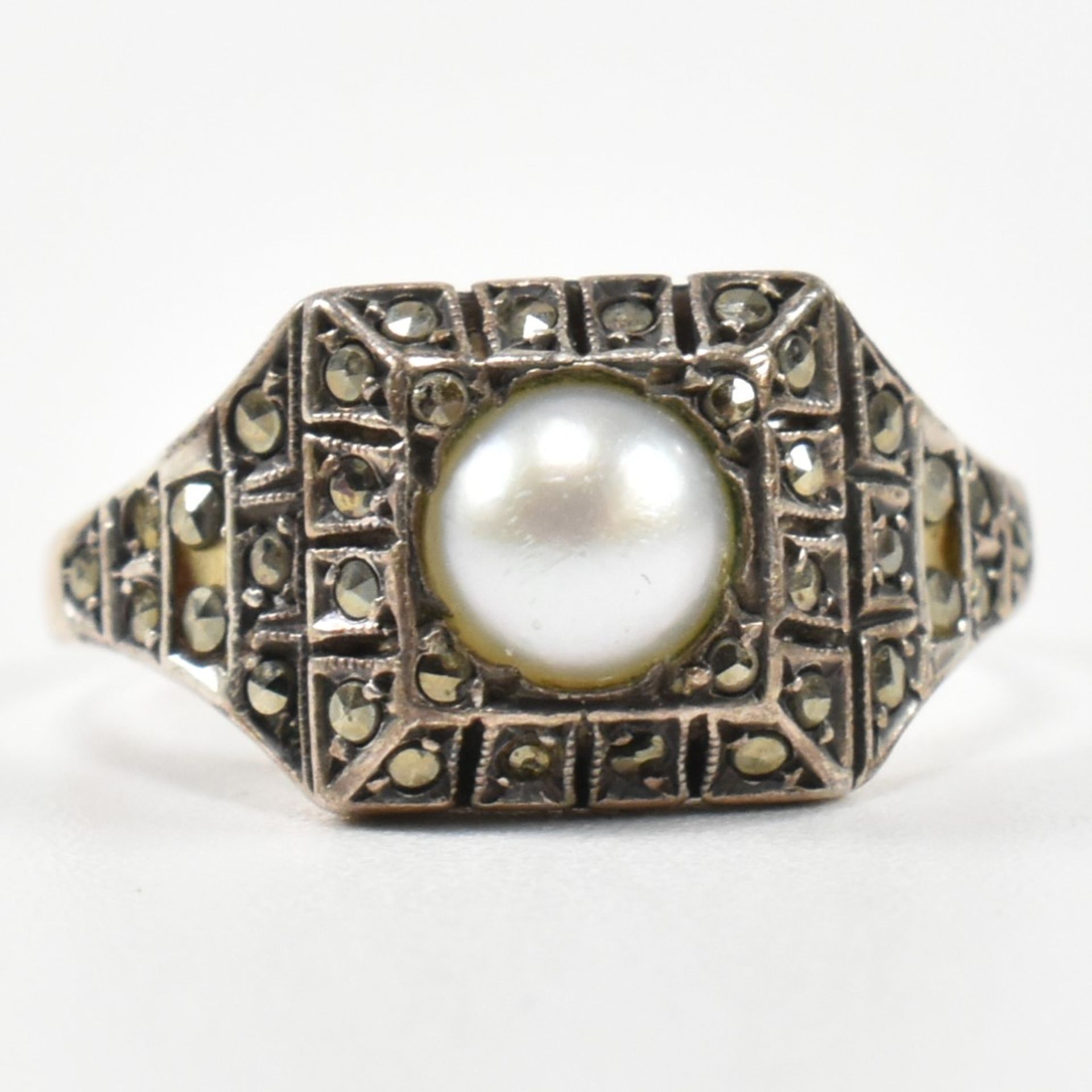 9CT GOLD PEARL & MARCASITE RING