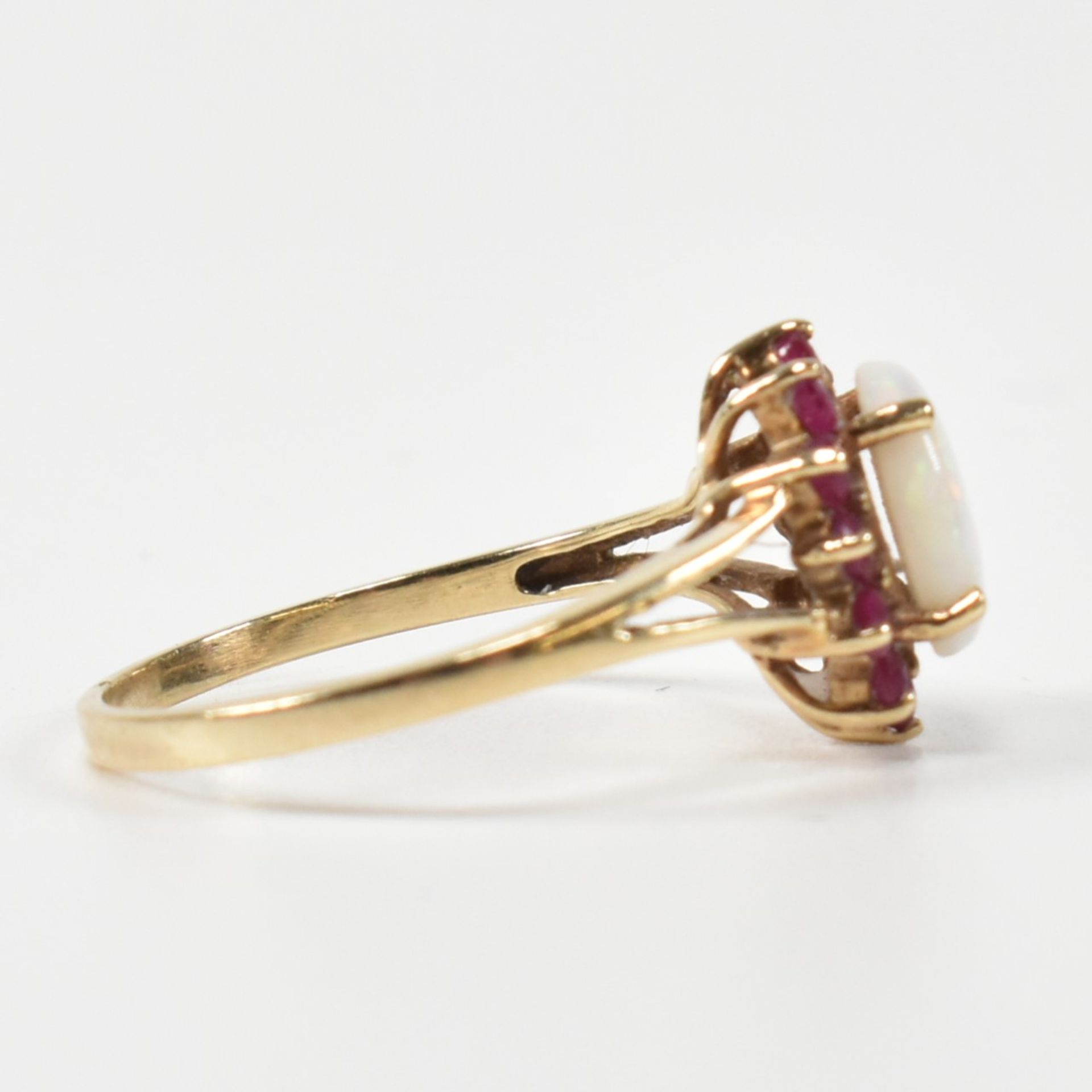 HALLMARKED 9CT GOLD OPAL & RUBY CLUSTER RING - Image 6 of 8