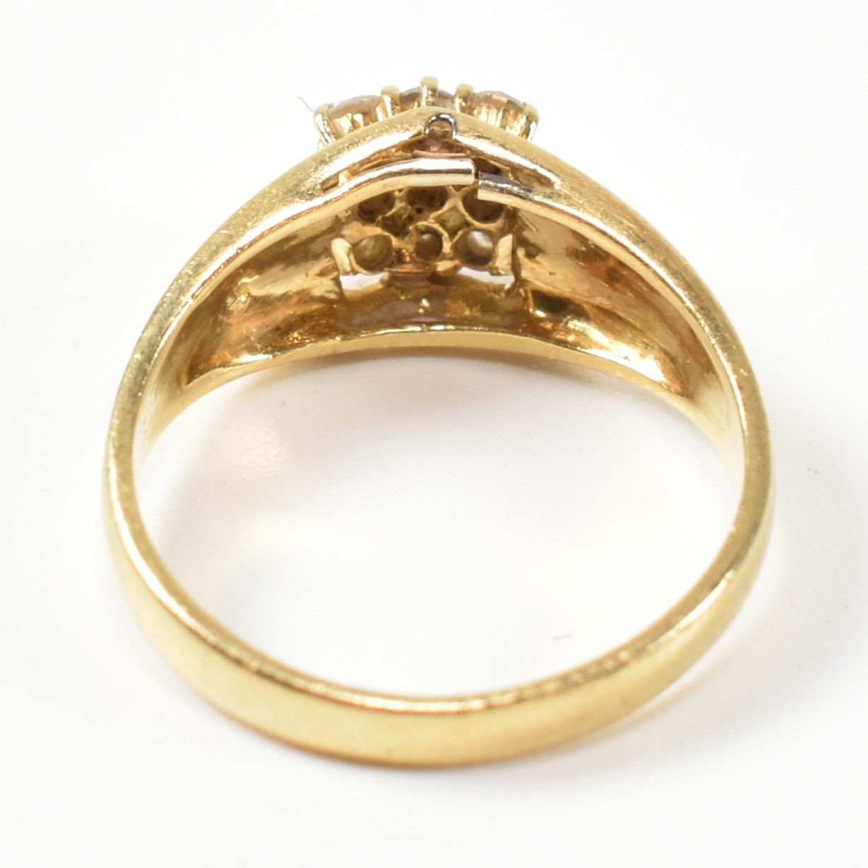 HALLMARKED 18CT GOLD & DIAMOND SIGNET RING - Image 2 of 11