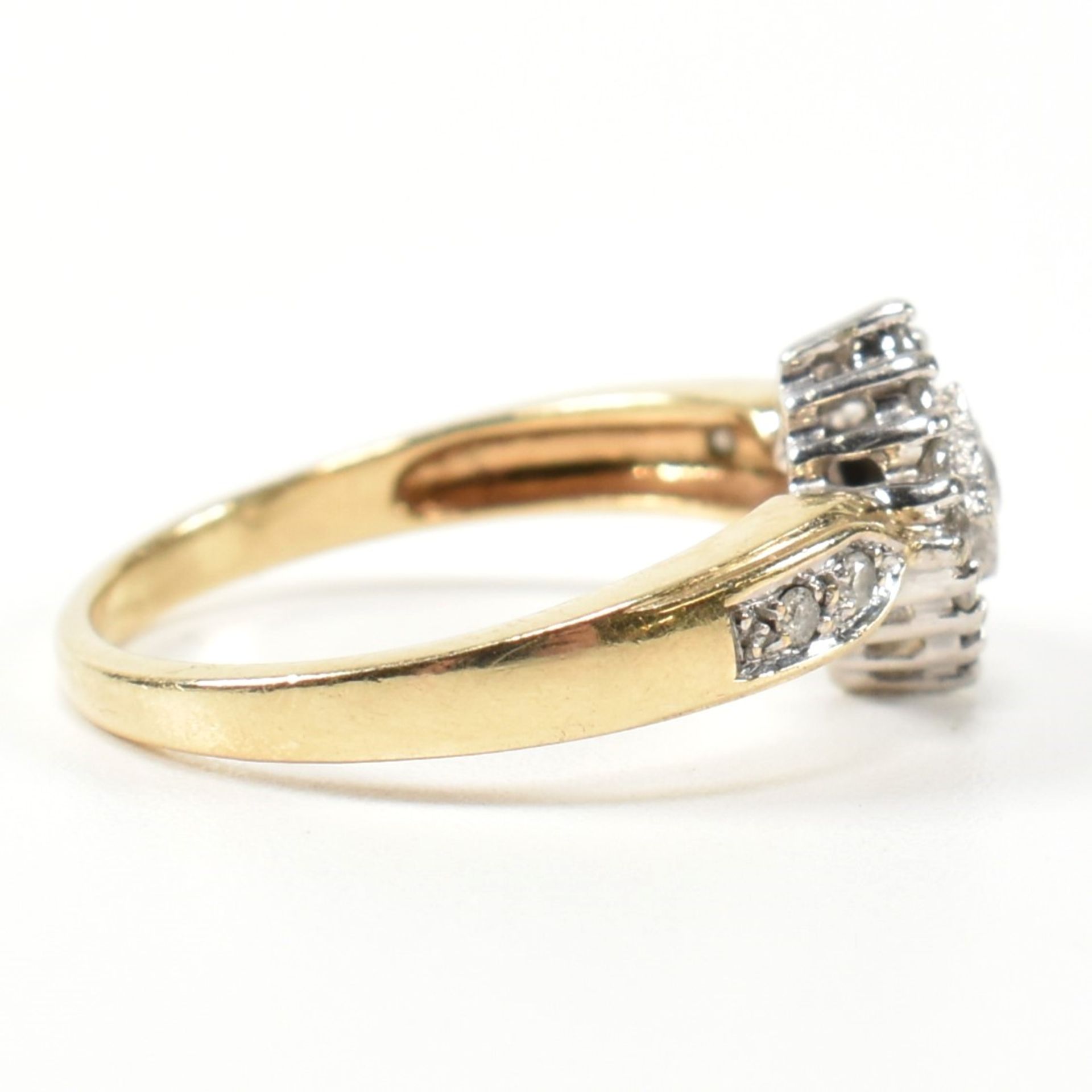 HALLMARKED 9CT GOLD & DIAMOND CLUSTER RING - Image 4 of 9