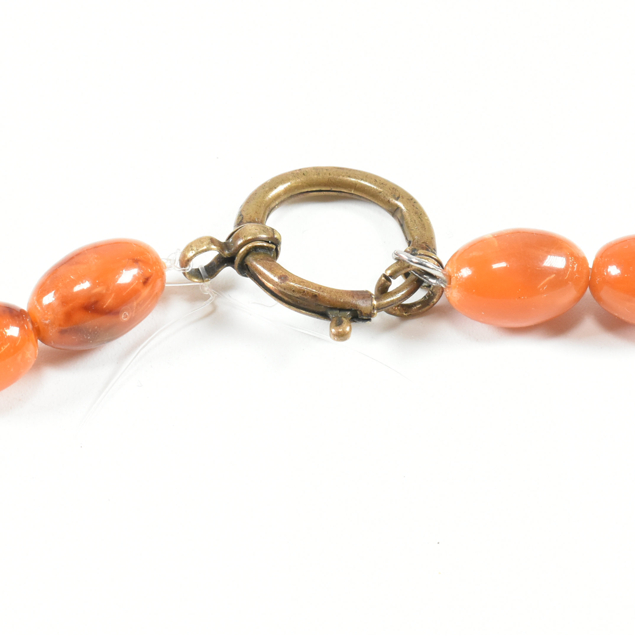 VINTAGE AMBER BEAD NECKLACE - Image 3 of 12