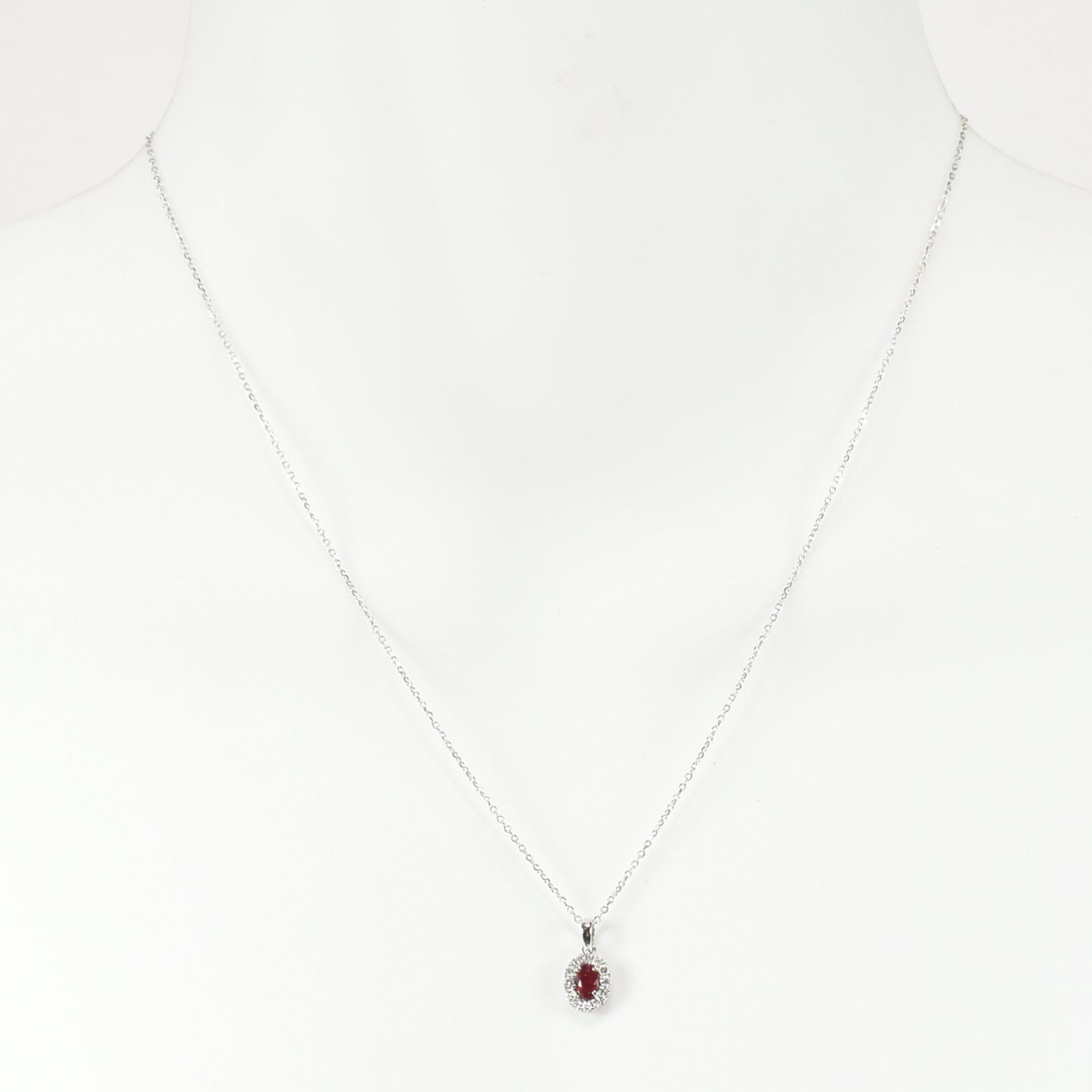 HALLMARKED 18CT GOLD RUBY & DIAMOND PENDANT NECKLACE - Image 2 of 4