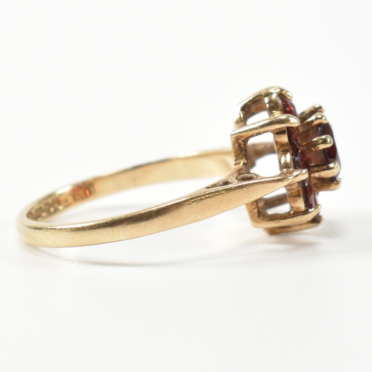 HALLMARKED 9CT GOLD & GARNET CLUSTER RING - Image 4 of 9