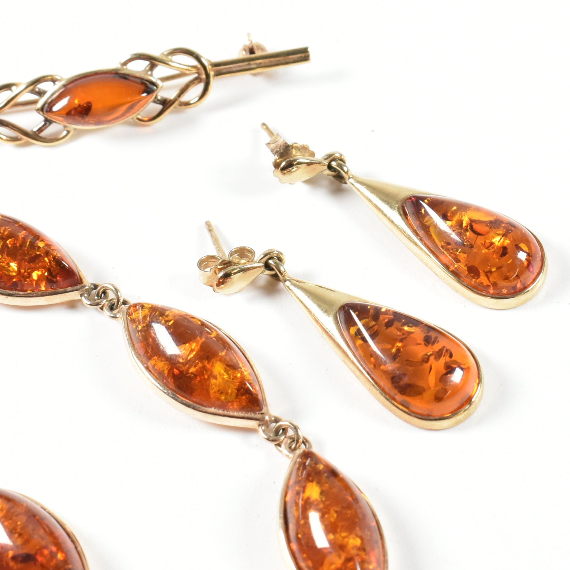 HALLMARKED 9CT GOLD & AMBER JEWELLERY SUITE - Image 4 of 7