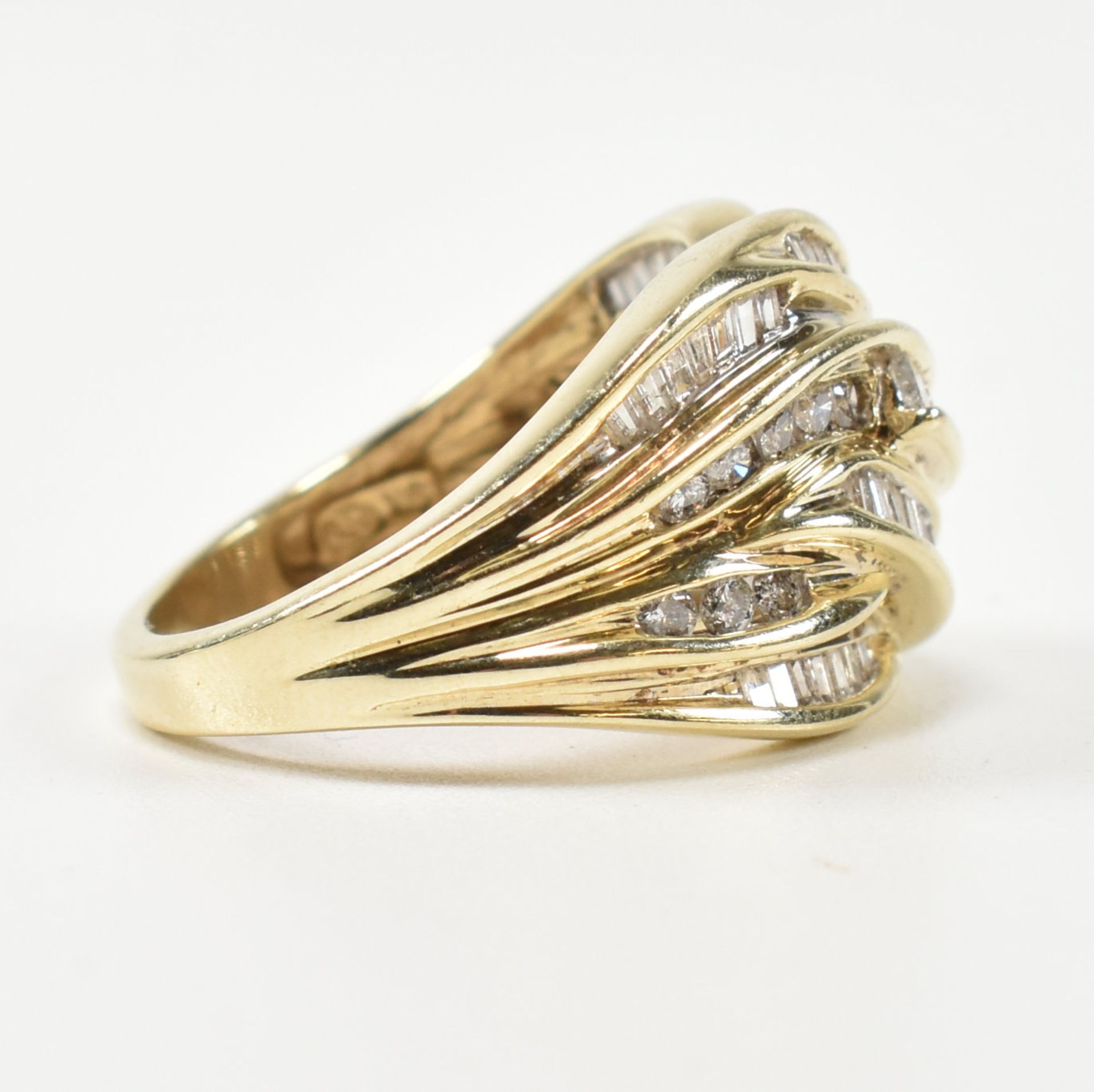 HALLMARKED 9CT GOLD & DIAMOND KNOT COCKTAIL RING - Bild 4 aus 9