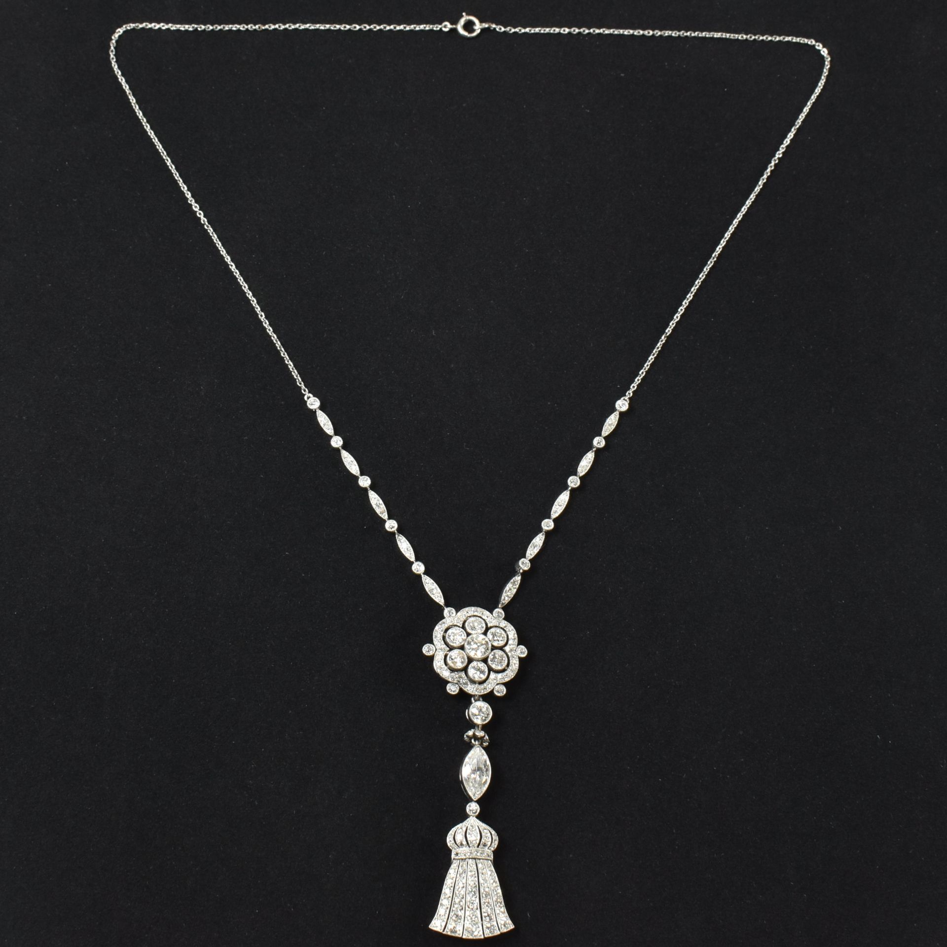 CASED EDWARDIAN PLATINUM & DIAMOND PENDANT NECKLACE - Image 3 of 9