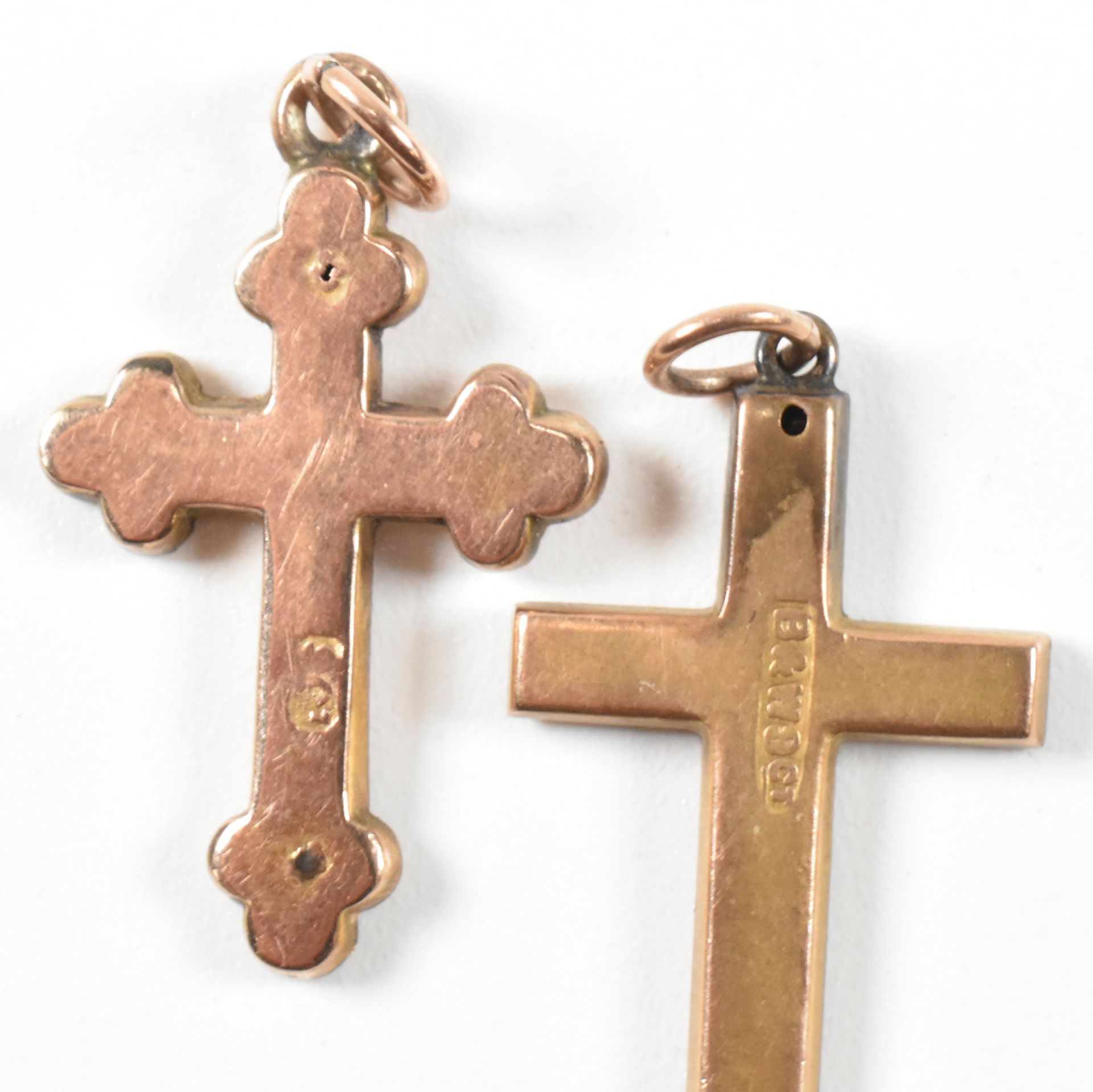 TWO 9CT GOLD CROSS NECKLACE PENDANTS - Image 4 of 5