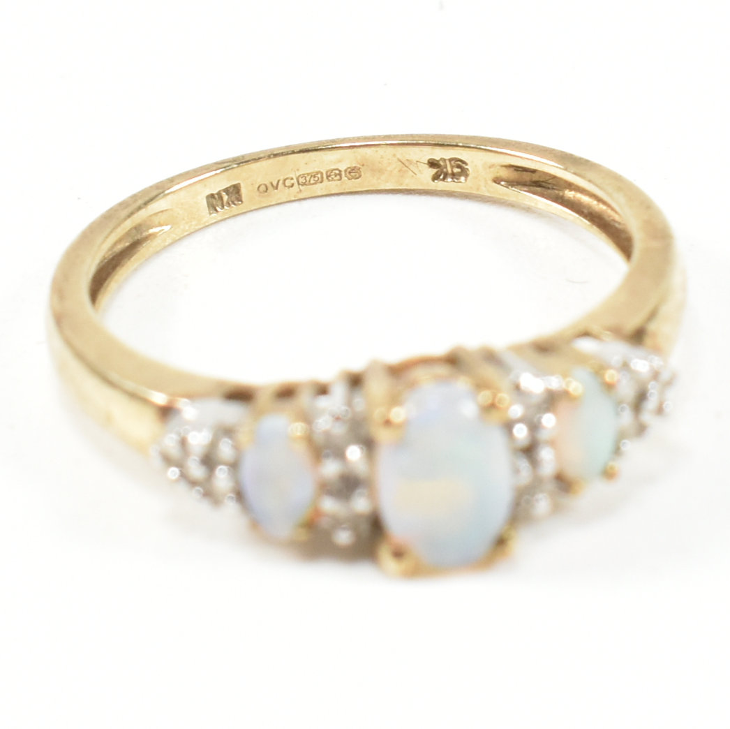 HALLMARKED 9CT GOLD OPAL & DIAMOND THREE STONE RING - Image 6 of 7