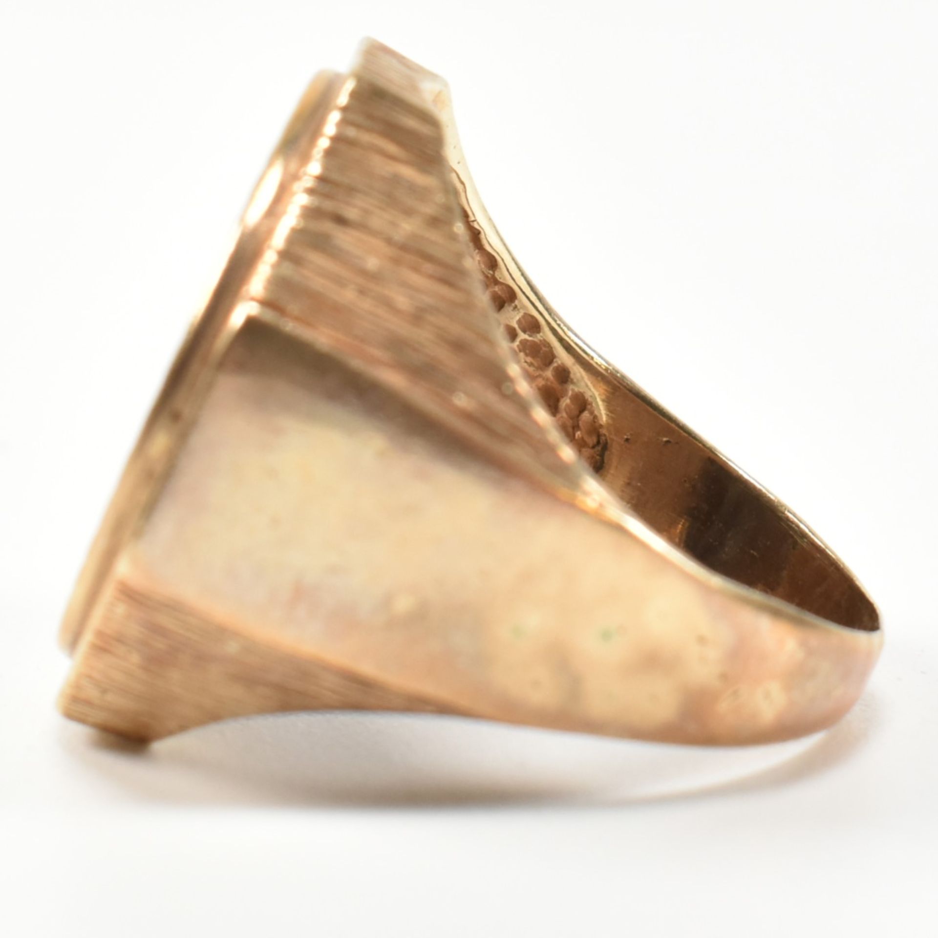 HALLMARKED 9CT GOLD SIGNET RING CANNABIS LEAF MOTIF - Image 5 of 9