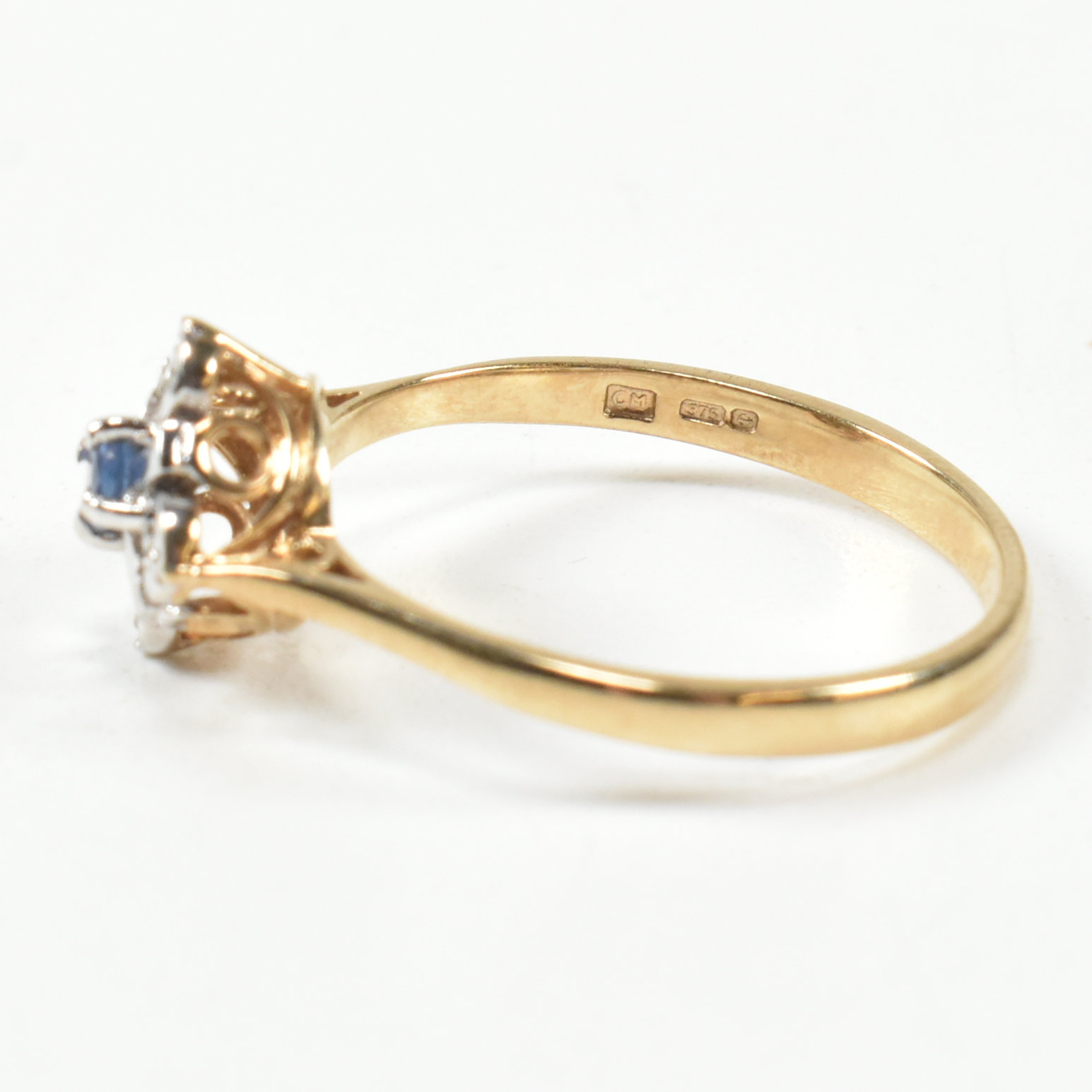 HALLMARKED 9CT GOLD SAPPHIRE & DIAMOND CLUSTER RING - Image 8 of 9