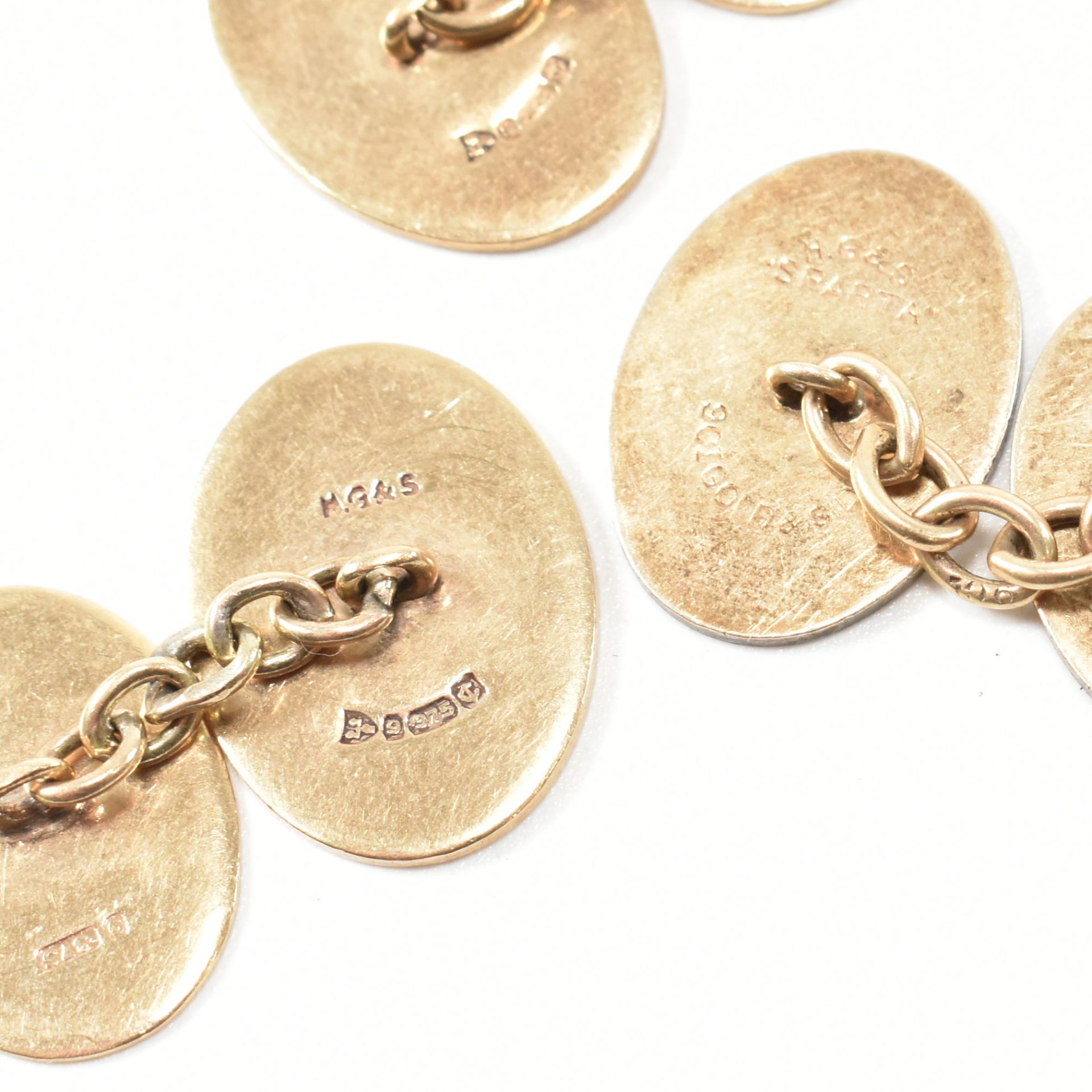A PAIR OF 9CT GOLD CUFFLINKS & 9CT GOLD ON SILVER CUFFLINKS - Image 5 of 5