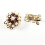 HALLMARKED 9CT GOLD PEARL & GARNET CLUSTER NECKLACE BOX CLASP