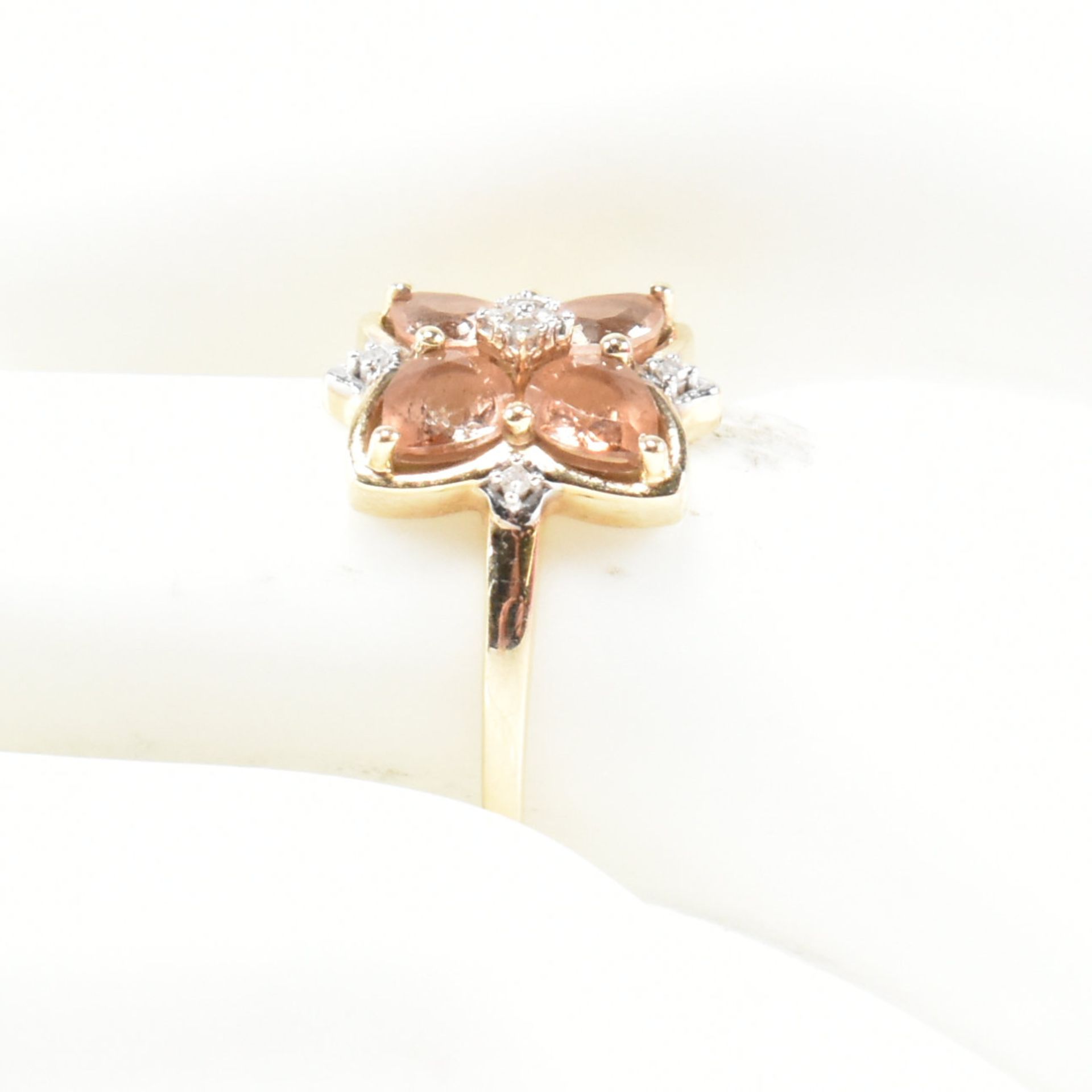 HALLMARKED 9CT GOLD SUNSTONE & DIAMOND CLUSTER RING - Bild 8 aus 8