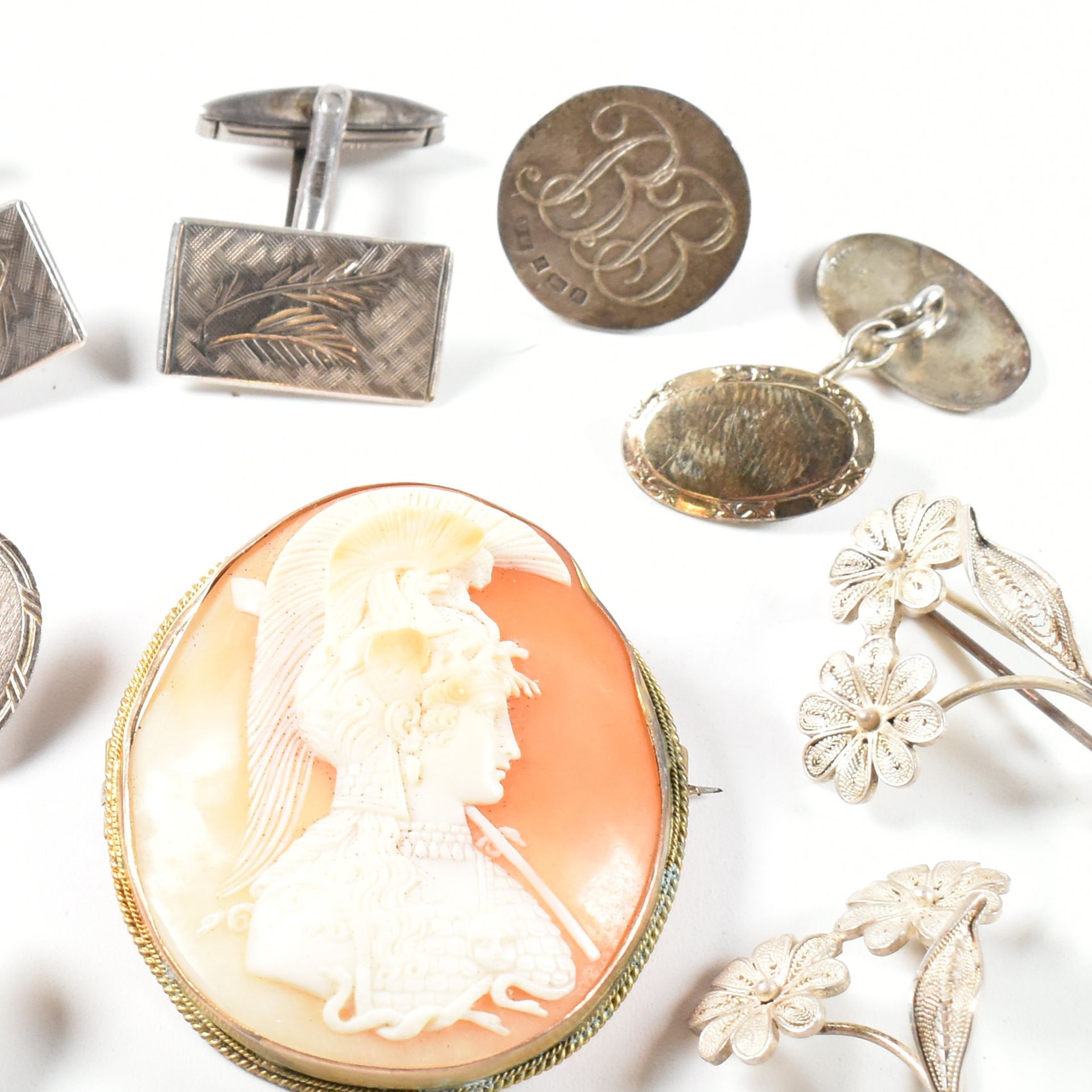 COLLECTION OF SILVER JEWELLERY INCLUDING CAMEO BROOCH PIN - Bild 3 aus 7