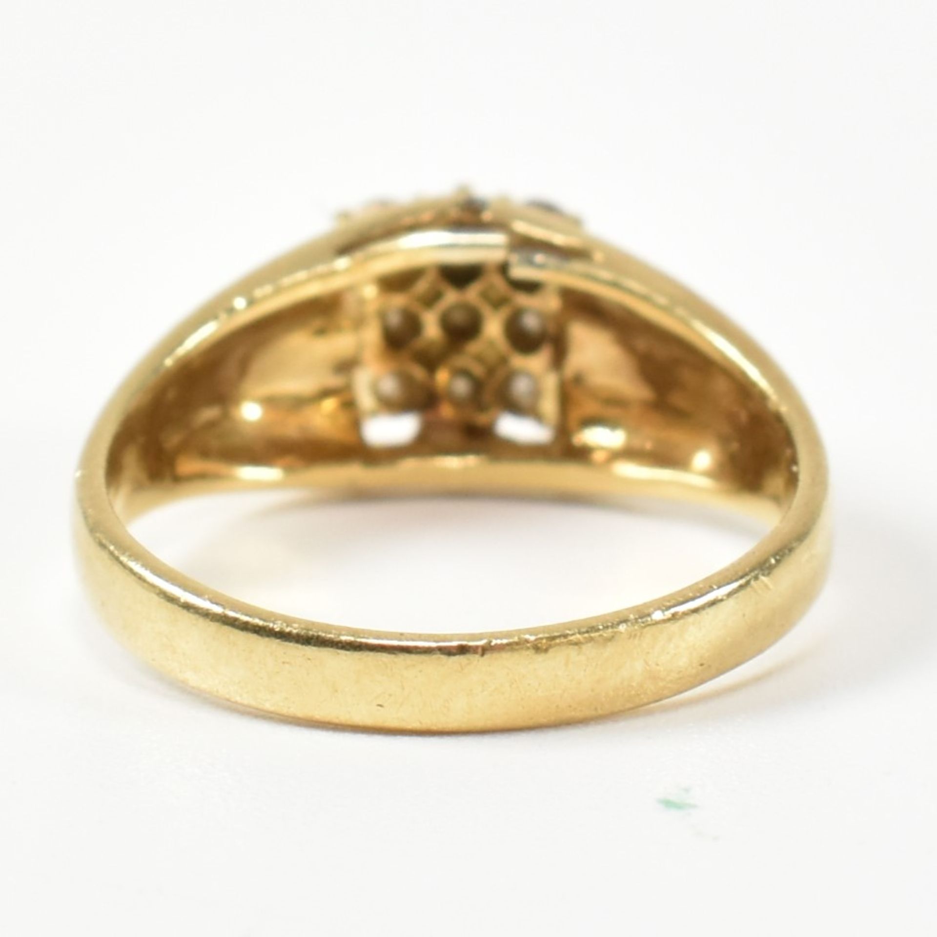 HALLMARKED 18CT GOLD & DIAMOND SIGNET RING - Image 4 of 11