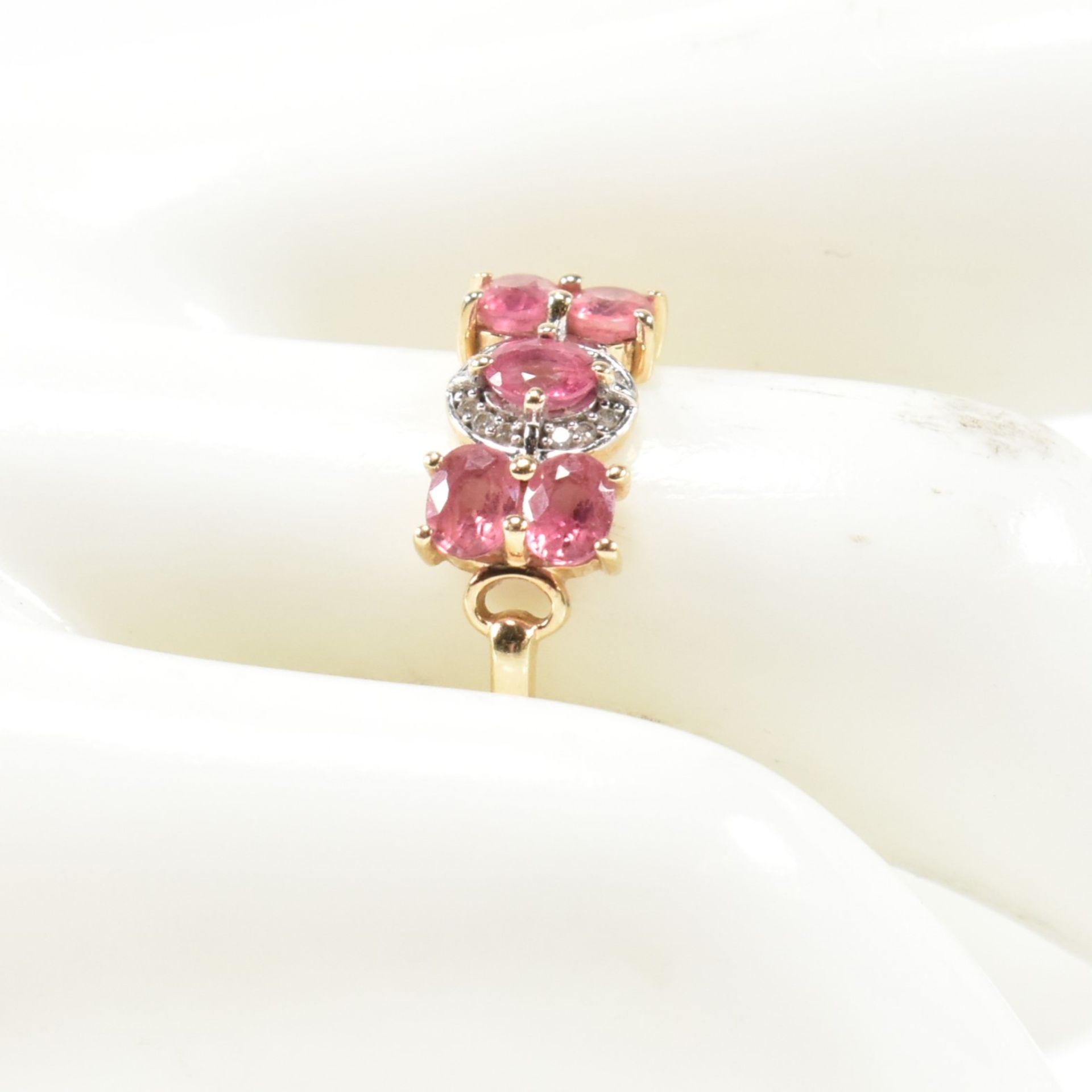 HALLMARKED 9CT GOLD PINK SAPPHIRE & DIAMOND RING - Bild 8 aus 8