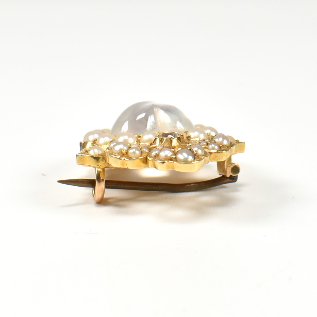 19TH CENTURY GOLD MOONSTONE & PEARL HEART BROOCH PIN - Image 7 of 7