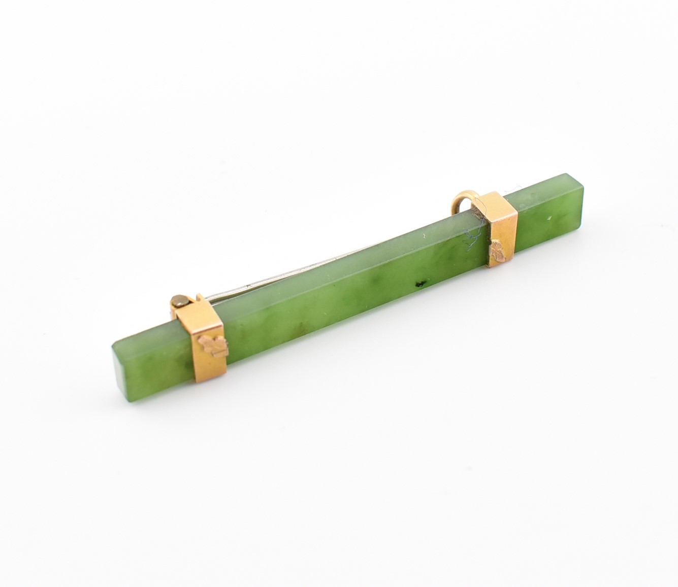 VINTAGE NEPHRITE & YELLOW METAL BAR BROOCH PIN - Image 8 of 8