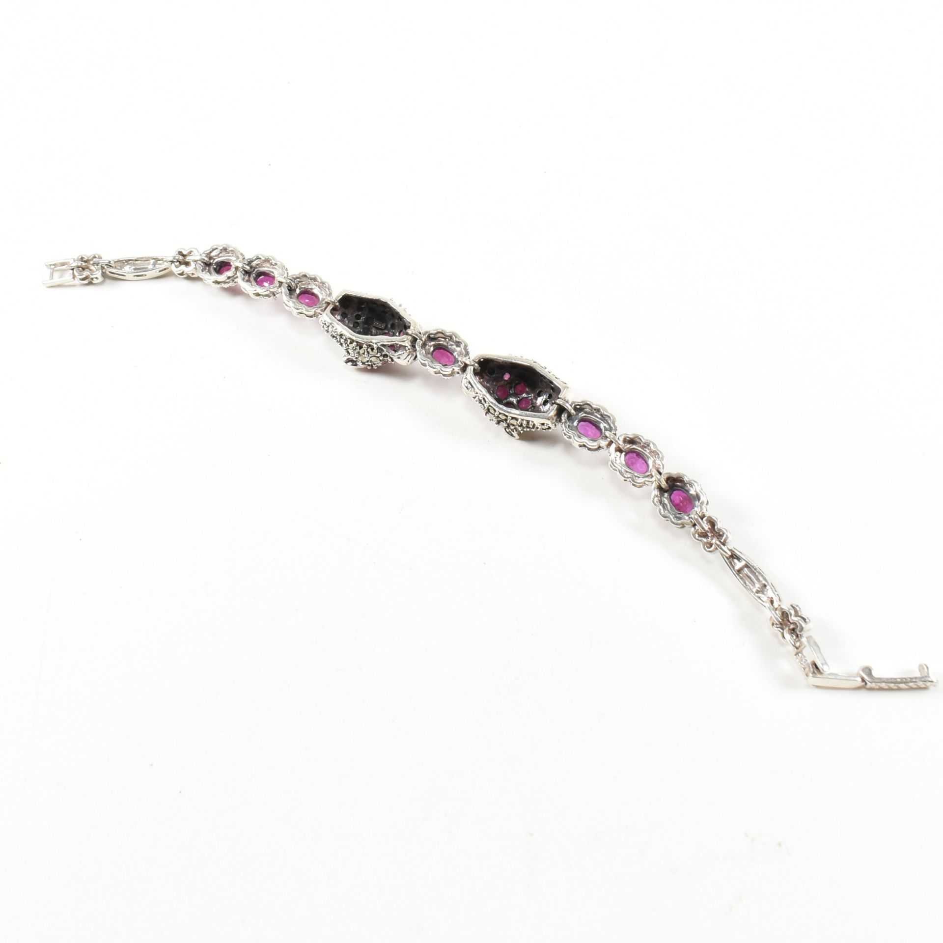 A 925 SILVER MARCASITE & RUBY SET DOUBLE PANTHER HEAD BRACELET - Image 5 of 6