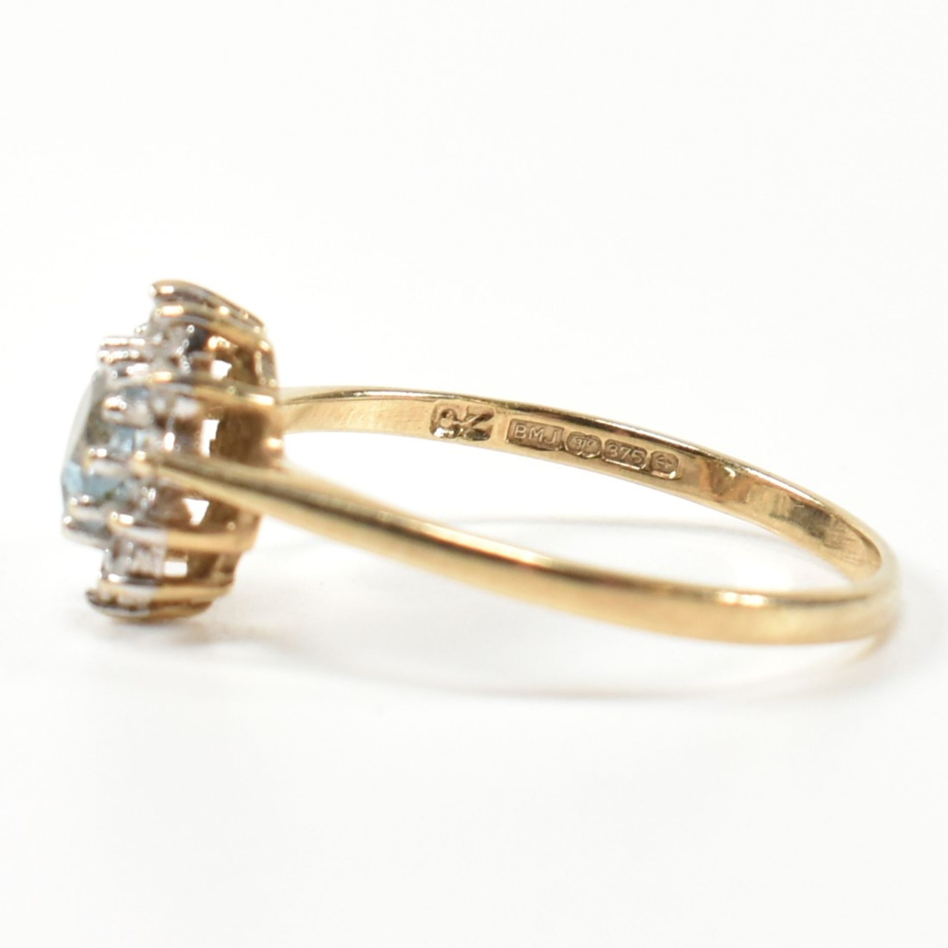 HALLMARKED 9CT GOLD TOPAZ & CZ HEART CLUSTER RING - Image 6 of 9