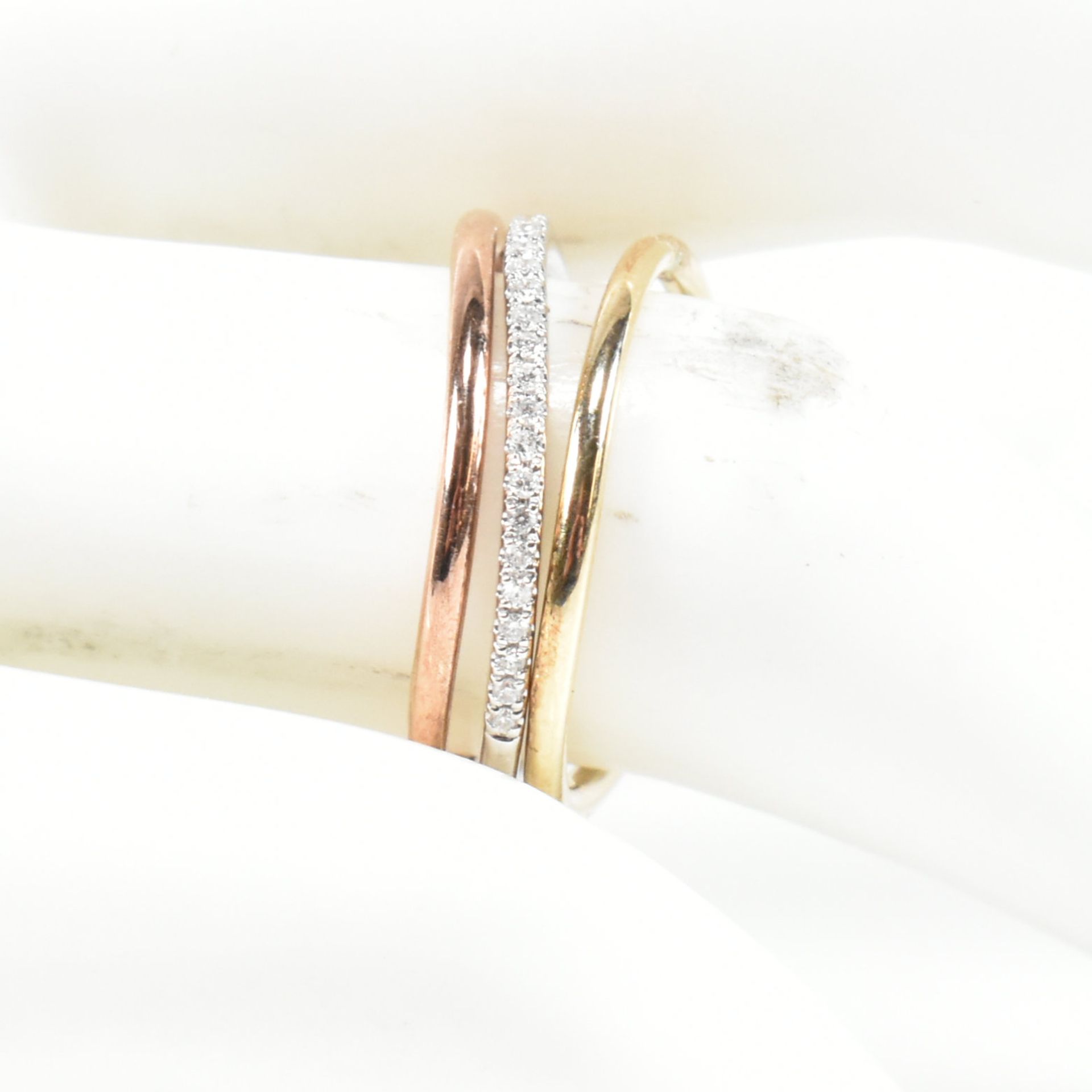 HALLMARKED TRI COLOUR GOLD & DIAMOND STACKING RING SET - Bild 6 aus 6