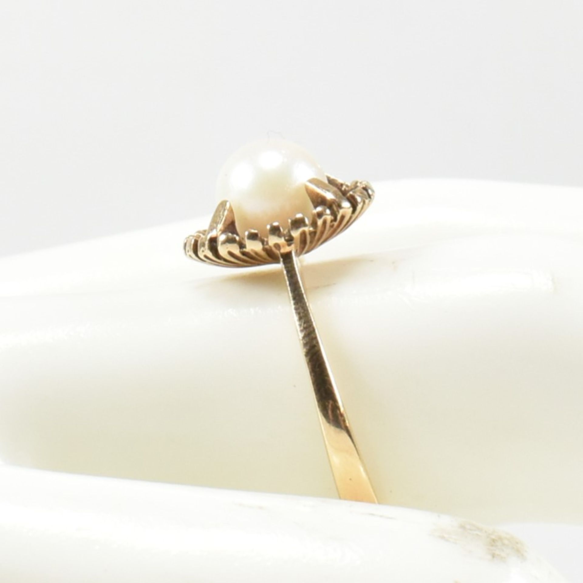 9CT GOLD & PEARL RING - Bild 8 aus 9