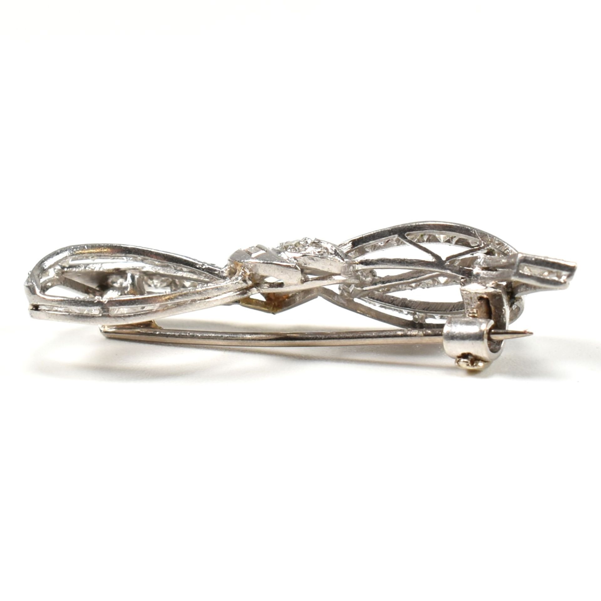 ART DECO DIAMOND RIBBON BOW BROOCH PIN - Image 4 of 6