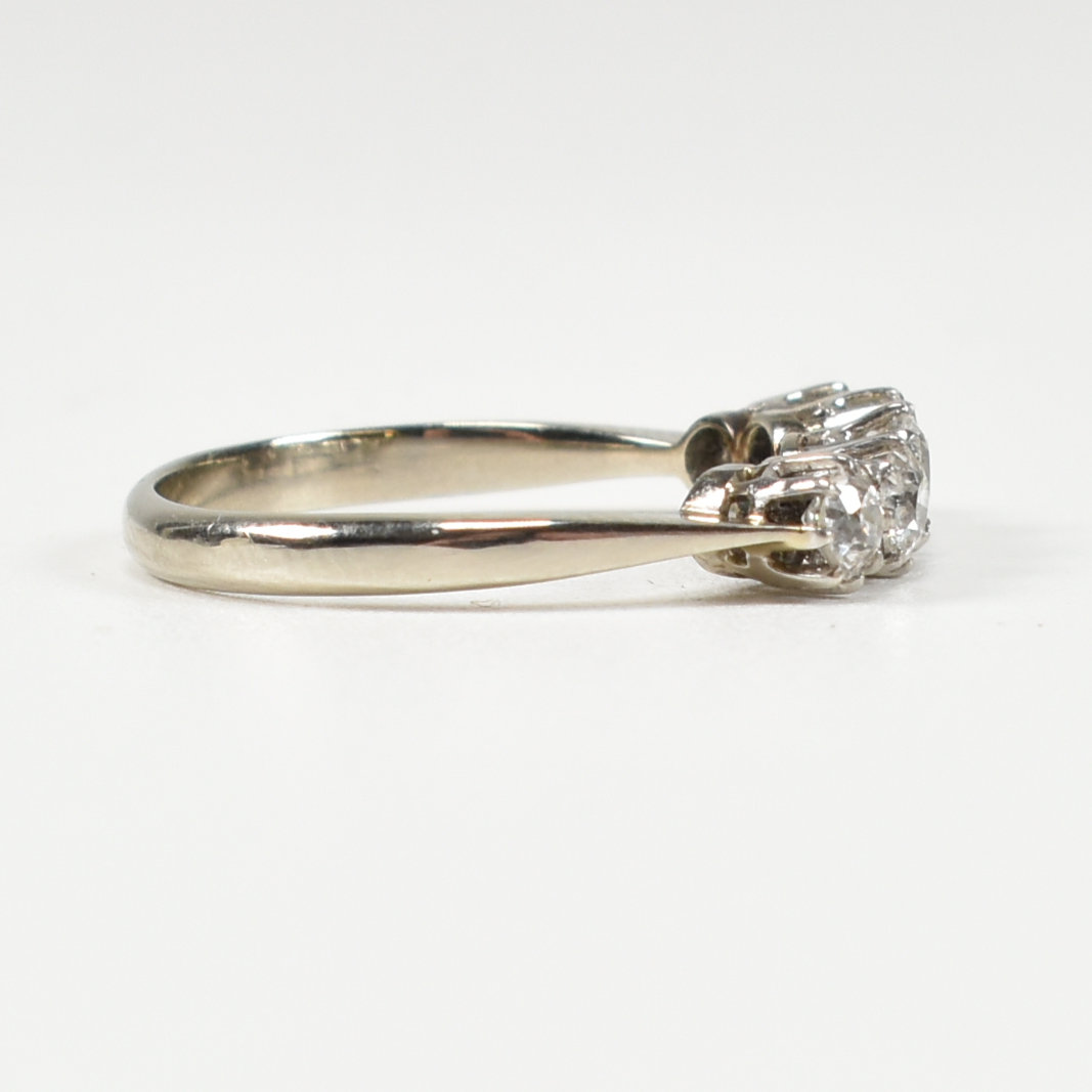 18CT WHITE GOLD & PLATINUM DIAMOND FIVE STONE RING - Image 2 of 8