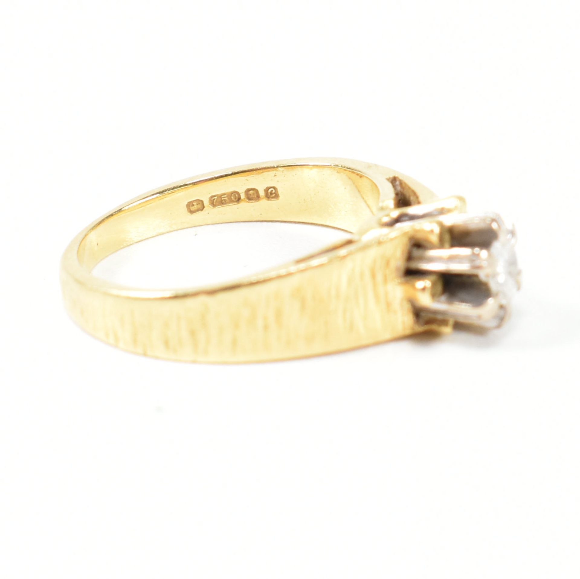 HALLMARKED 18CT GOLD & DIAMOND SOLITAIRE RING - Image 6 of 8