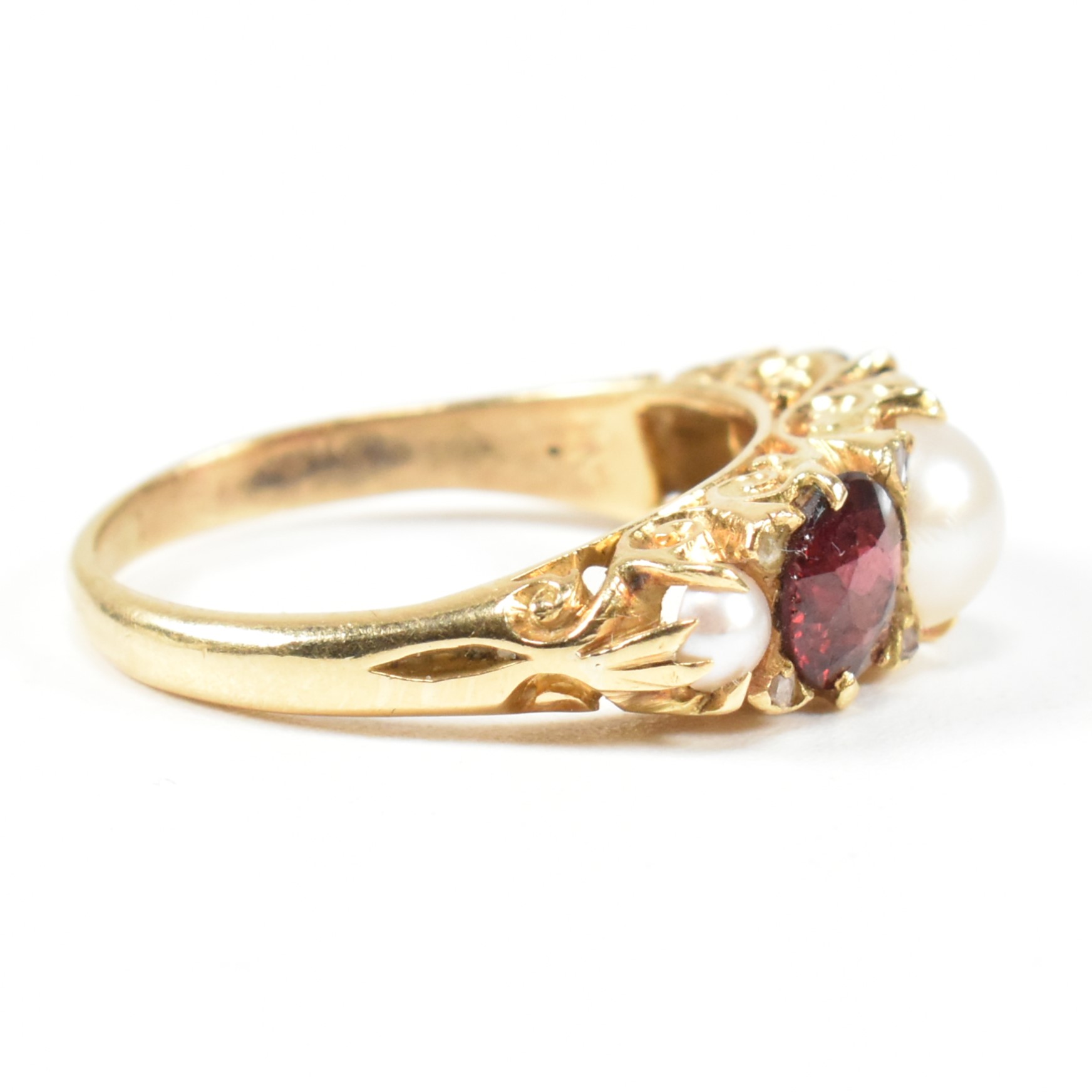 GOLD PEARL GARNET & DIAMOND FIVE STONE RING - Image 4 of 9