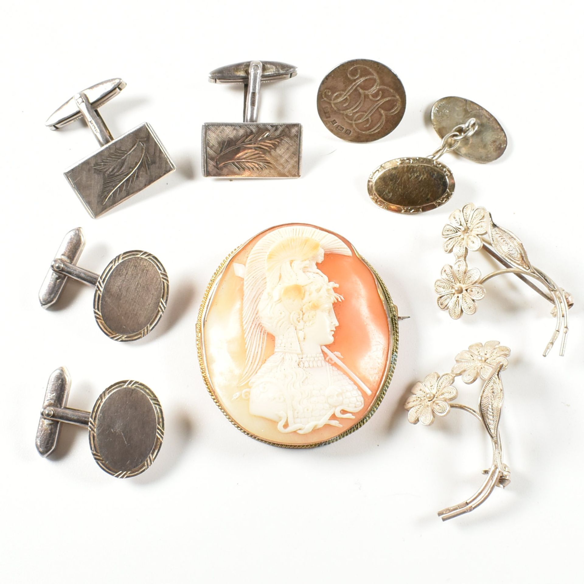 COLLECTION OF SILVER JEWELLERY INCLUDING CAMEO BROOCH PIN