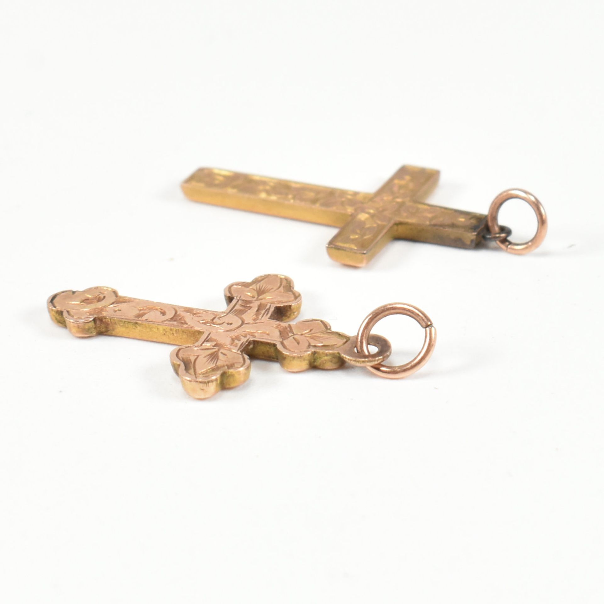 TWO 9CT GOLD CROSS NECKLACE PENDANTS - Image 5 of 5