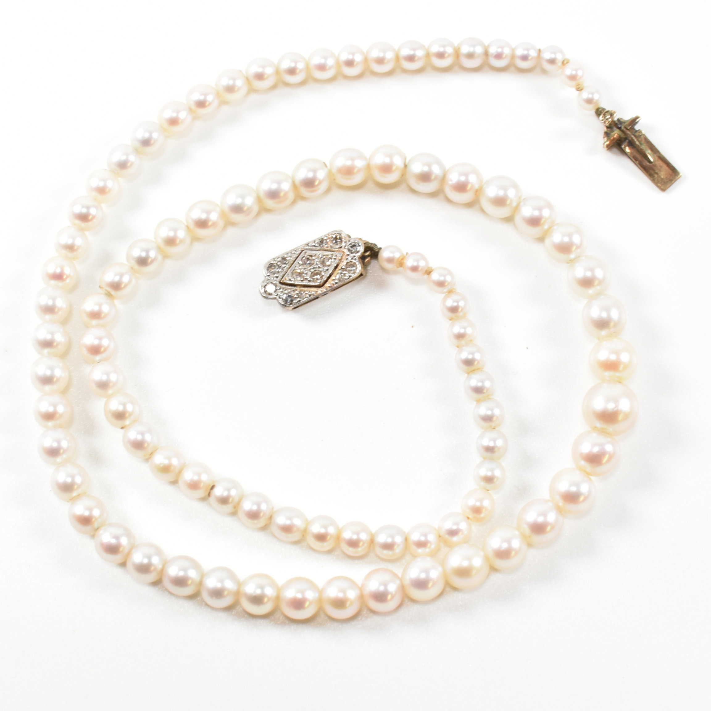 9CT GOLD CULTURED PEARL & DIAMOND NECKLACE