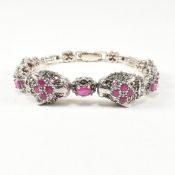 A 925 SILVER MARCASITE & RUBY SET DOUBLE PANTHER HEAD BRACELET